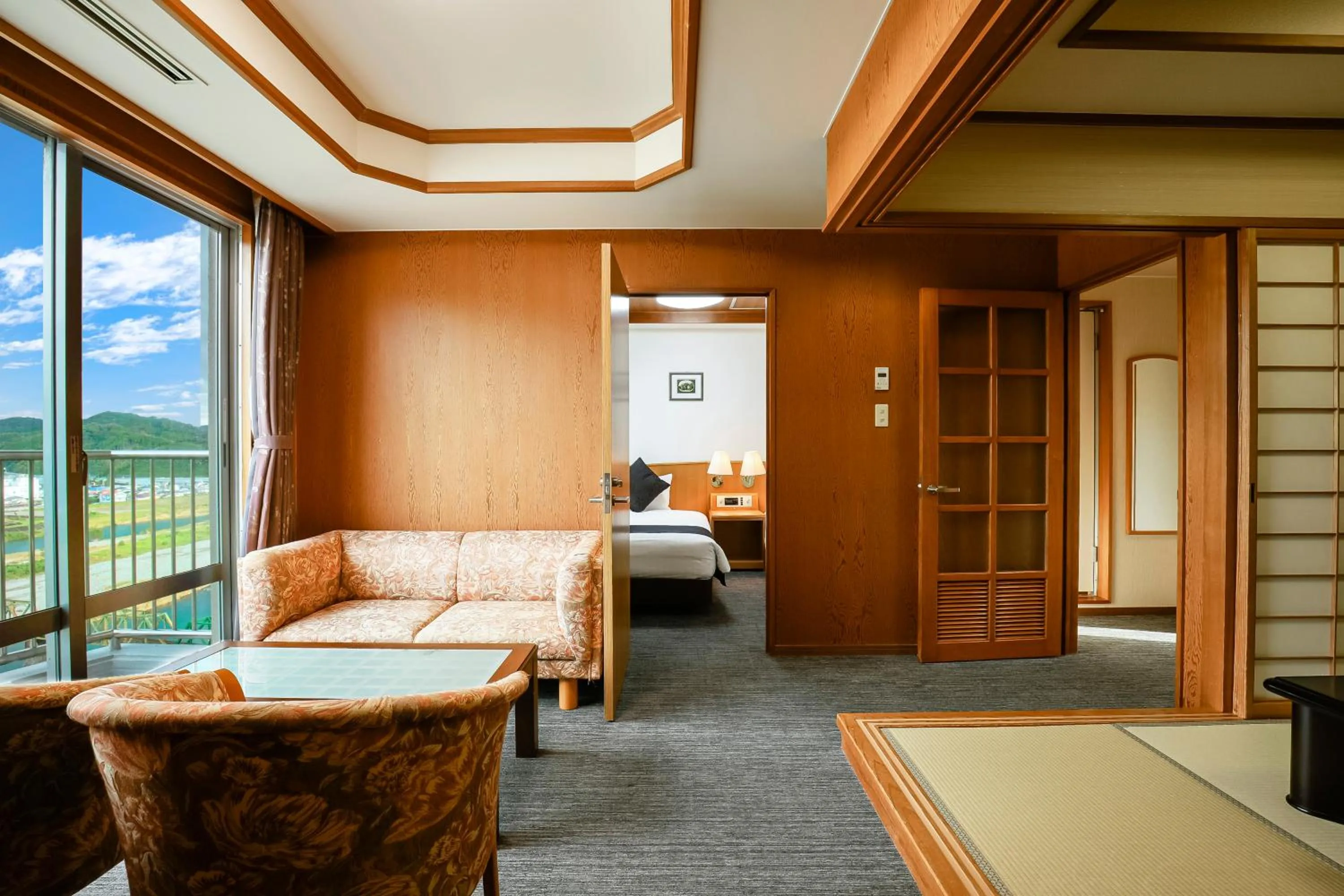 Photo of the whole room, Bed in KAMENOI HOTEL Kochi