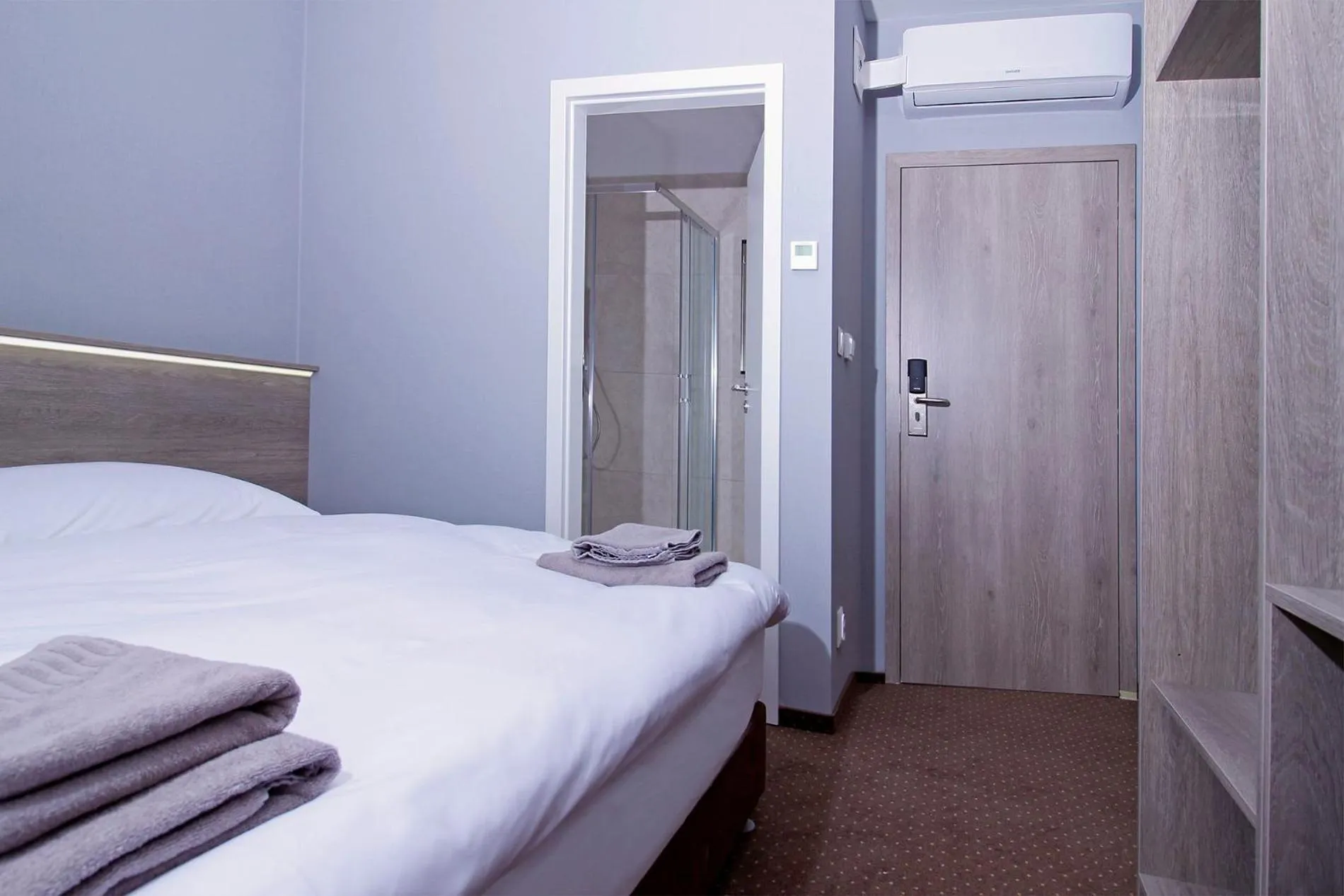 Bedroom, Bed in Aviator Garni Hotel Bratislava