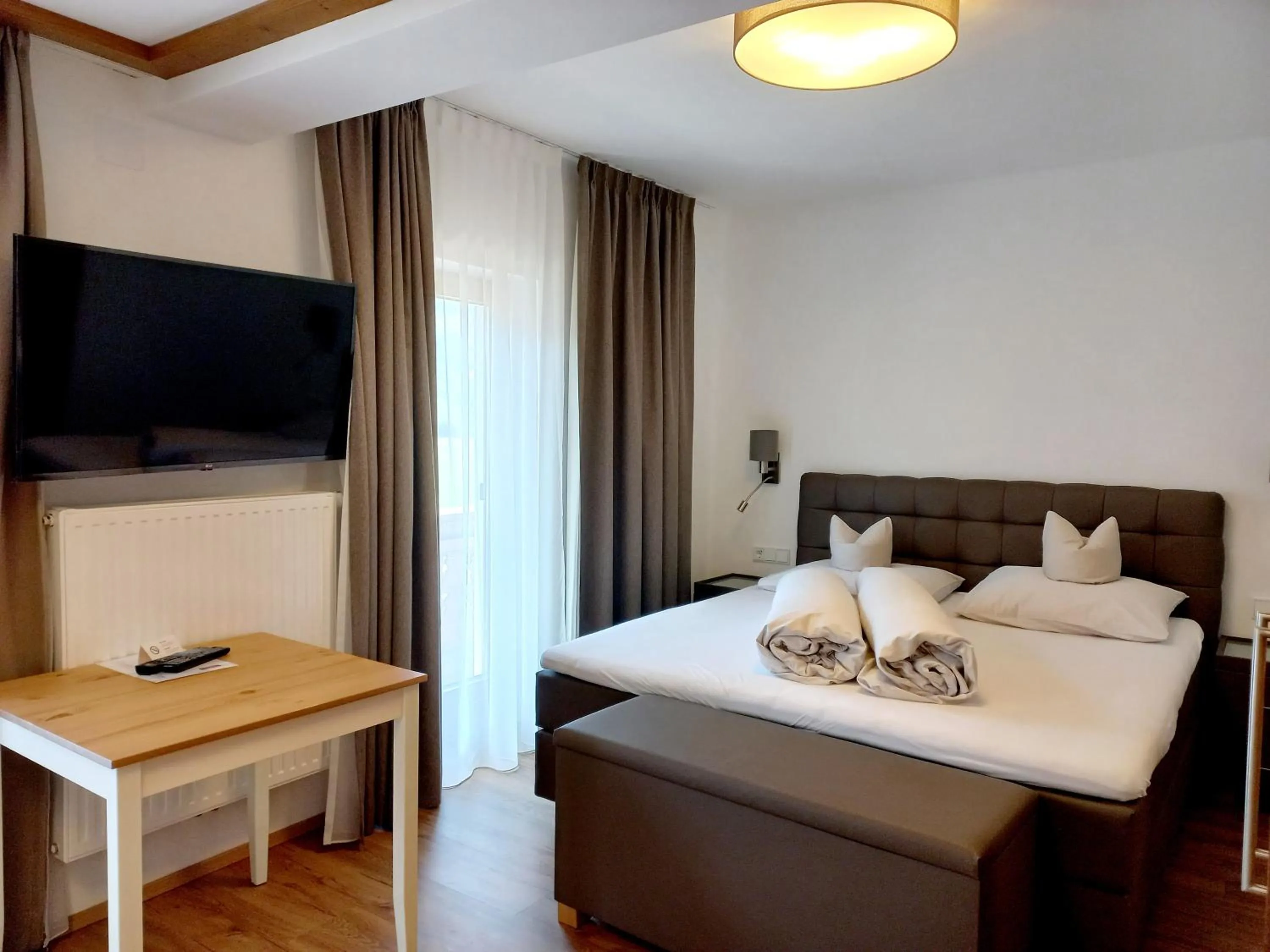 Bed in Landhotel Denggerhof