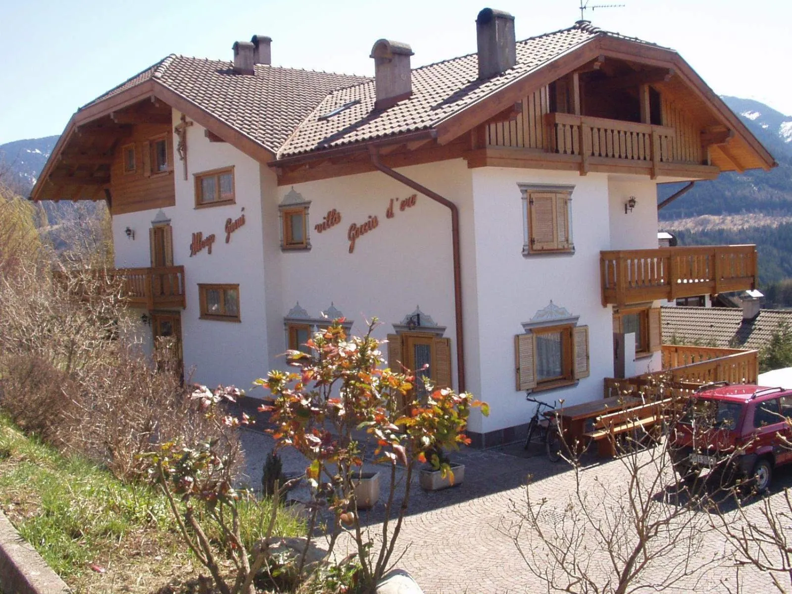 Property building in Garnì Goccia d'Oro