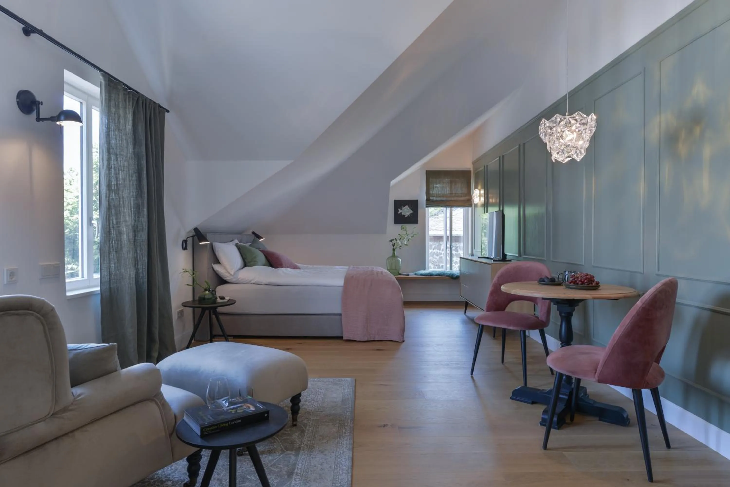 Bed in Konrads Limburg - Hotel & Gästehaus