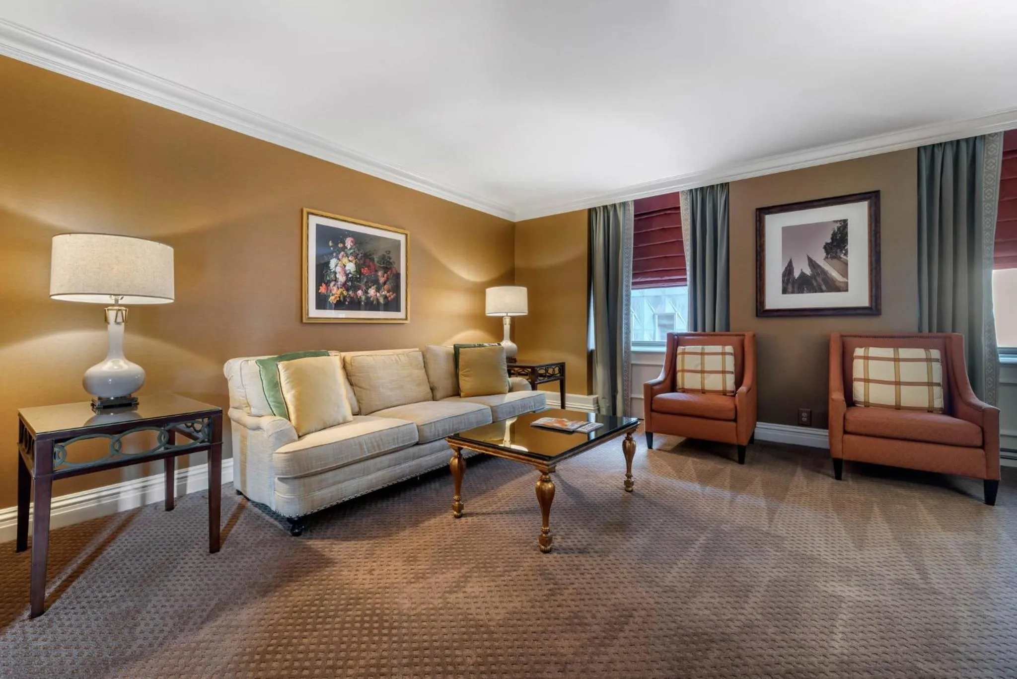 Photo of the whole room in Omni William Penn Hotel