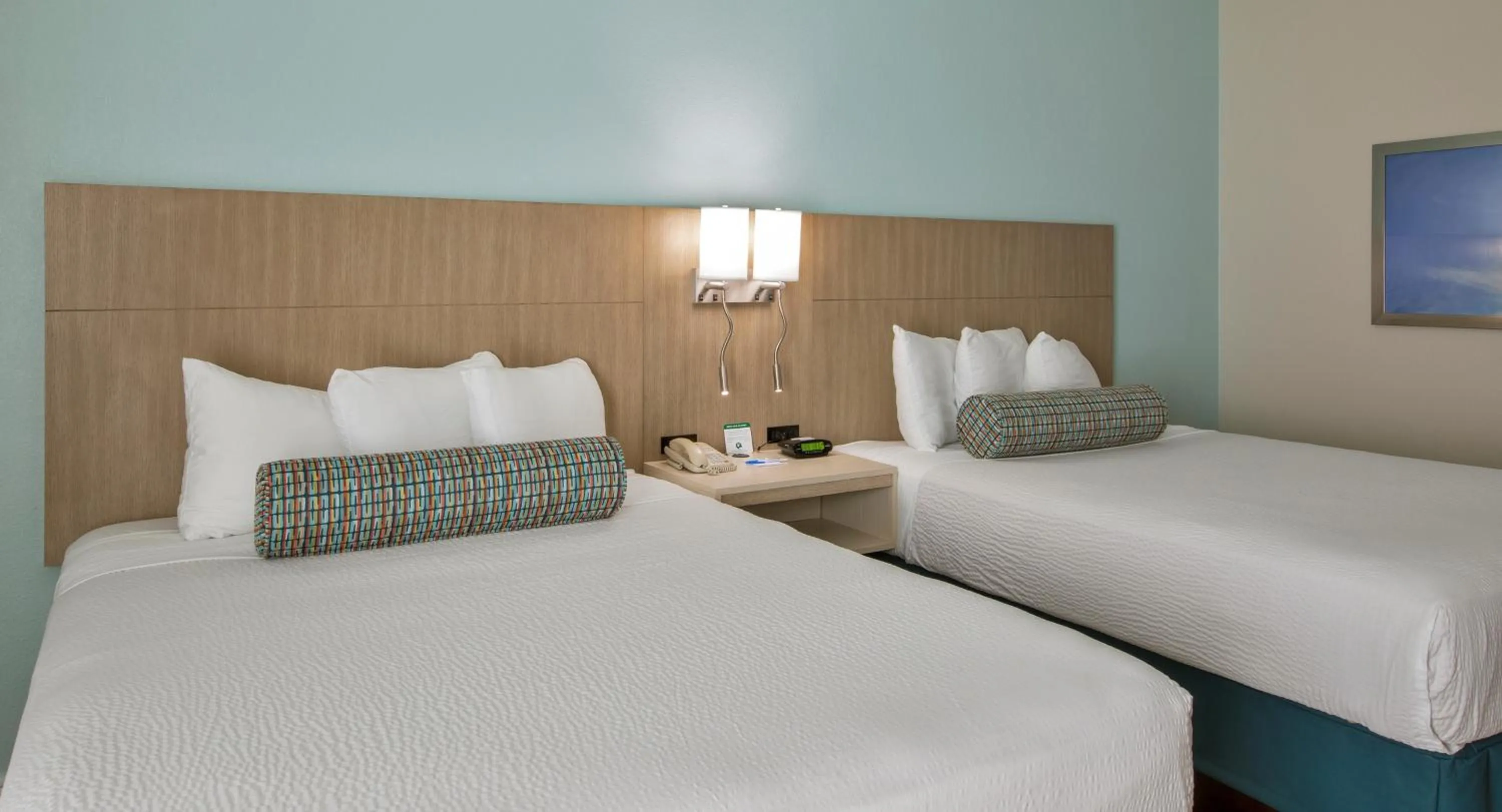 internet, Bed in Galleria Palms Orlando - Free Theme Park Shuttles