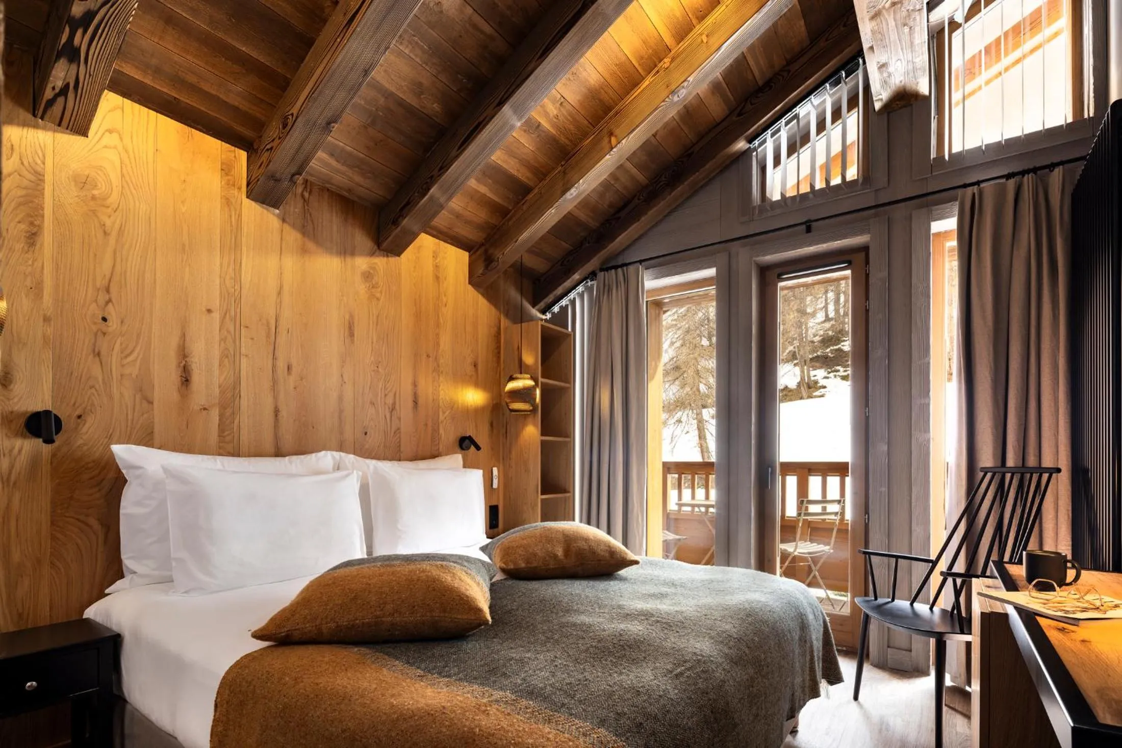 Bed in Hotel MONT-BLANC VAL D'ISERE