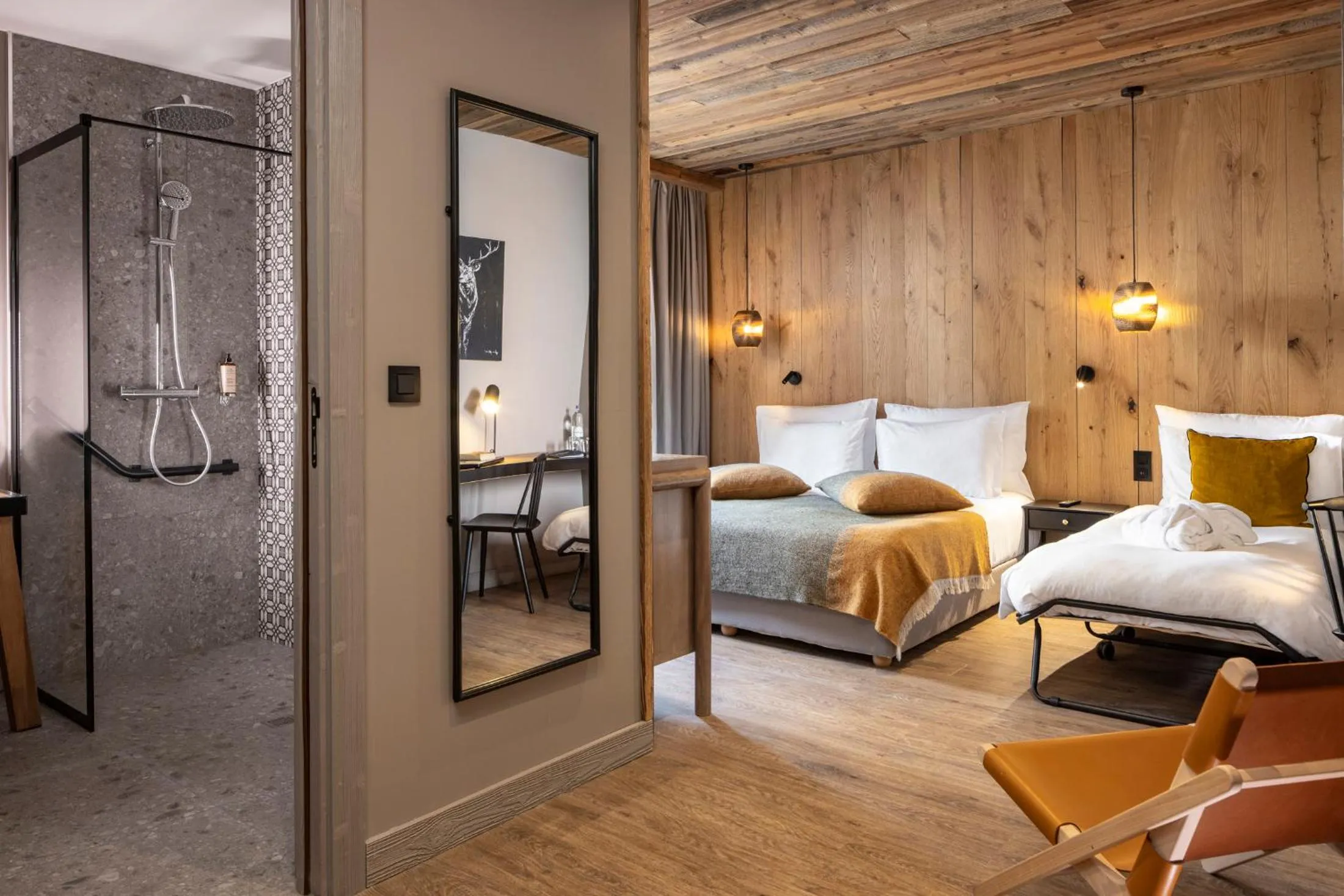 Bed in Hotel MONT-BLANC VAL D'ISERE