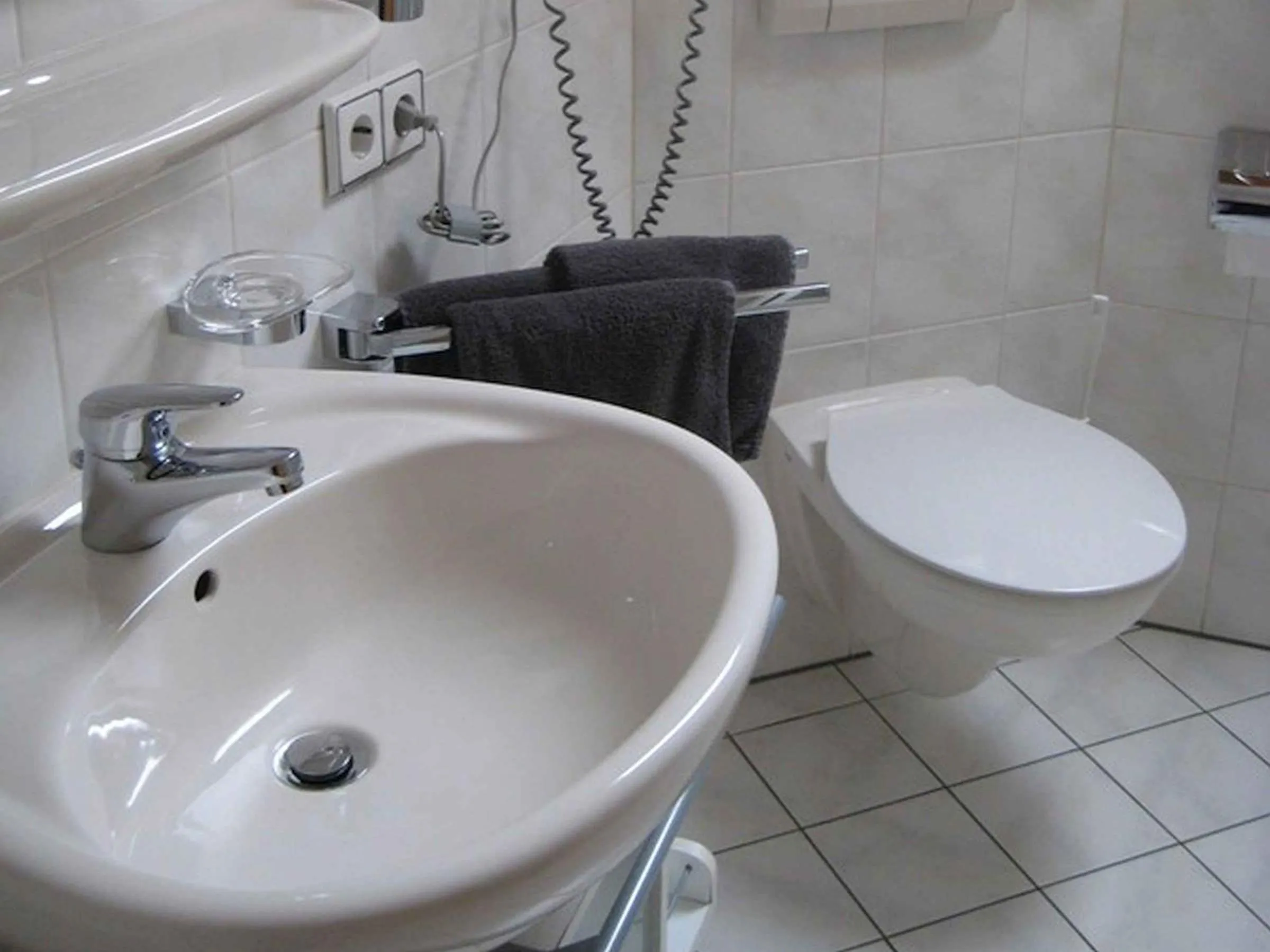 Bathroom in Hotel garni zur Linde