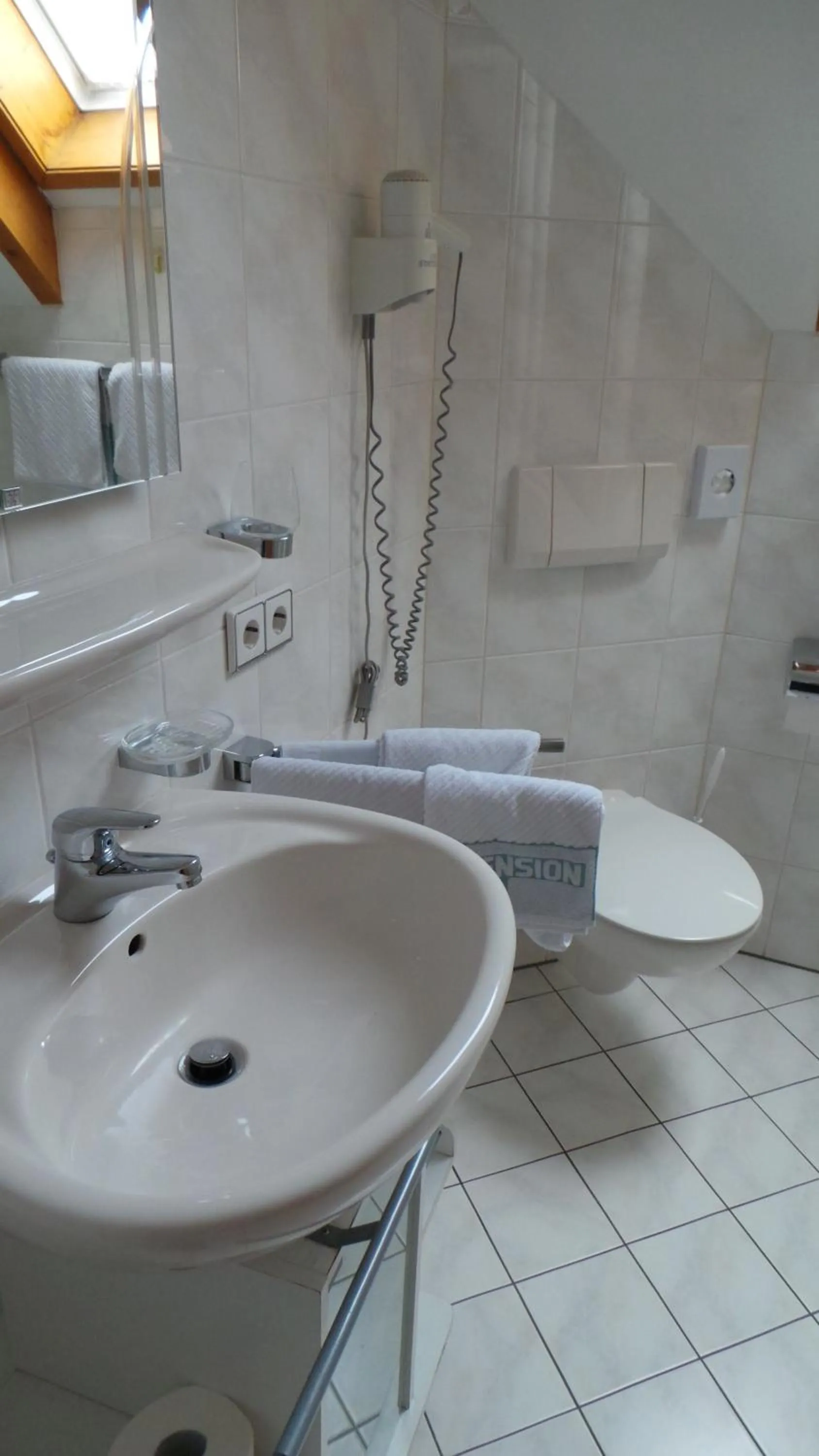 Bathroom in Hotel garni zur Linde