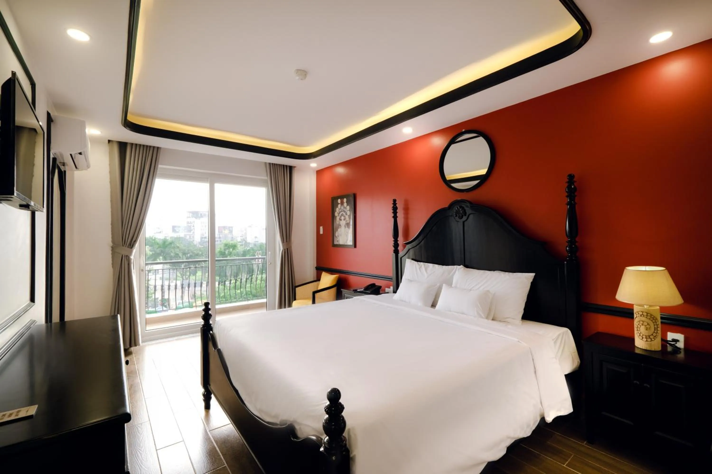 Photo of the whole room, Bed in The Fancy House