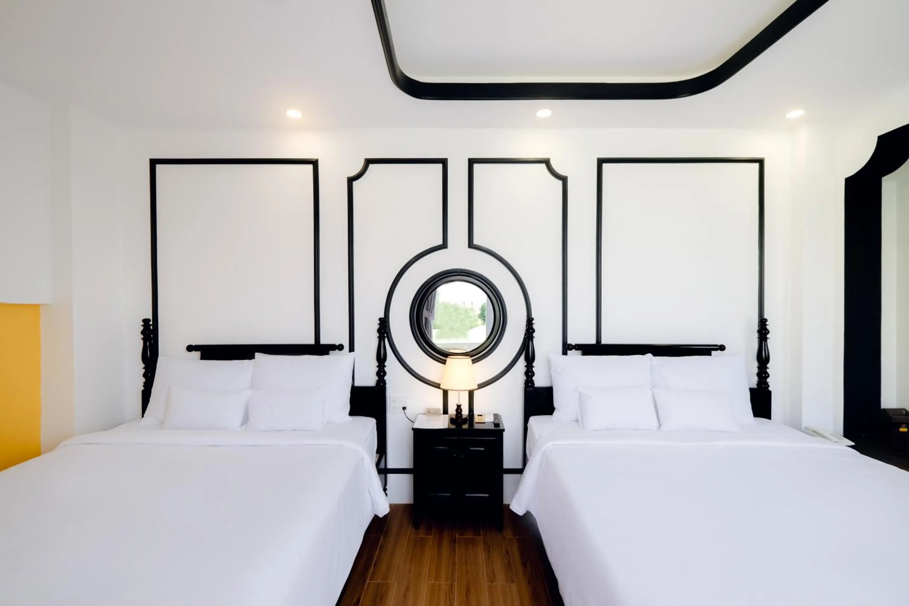 Photo of the whole room, Bed in The Fancy House