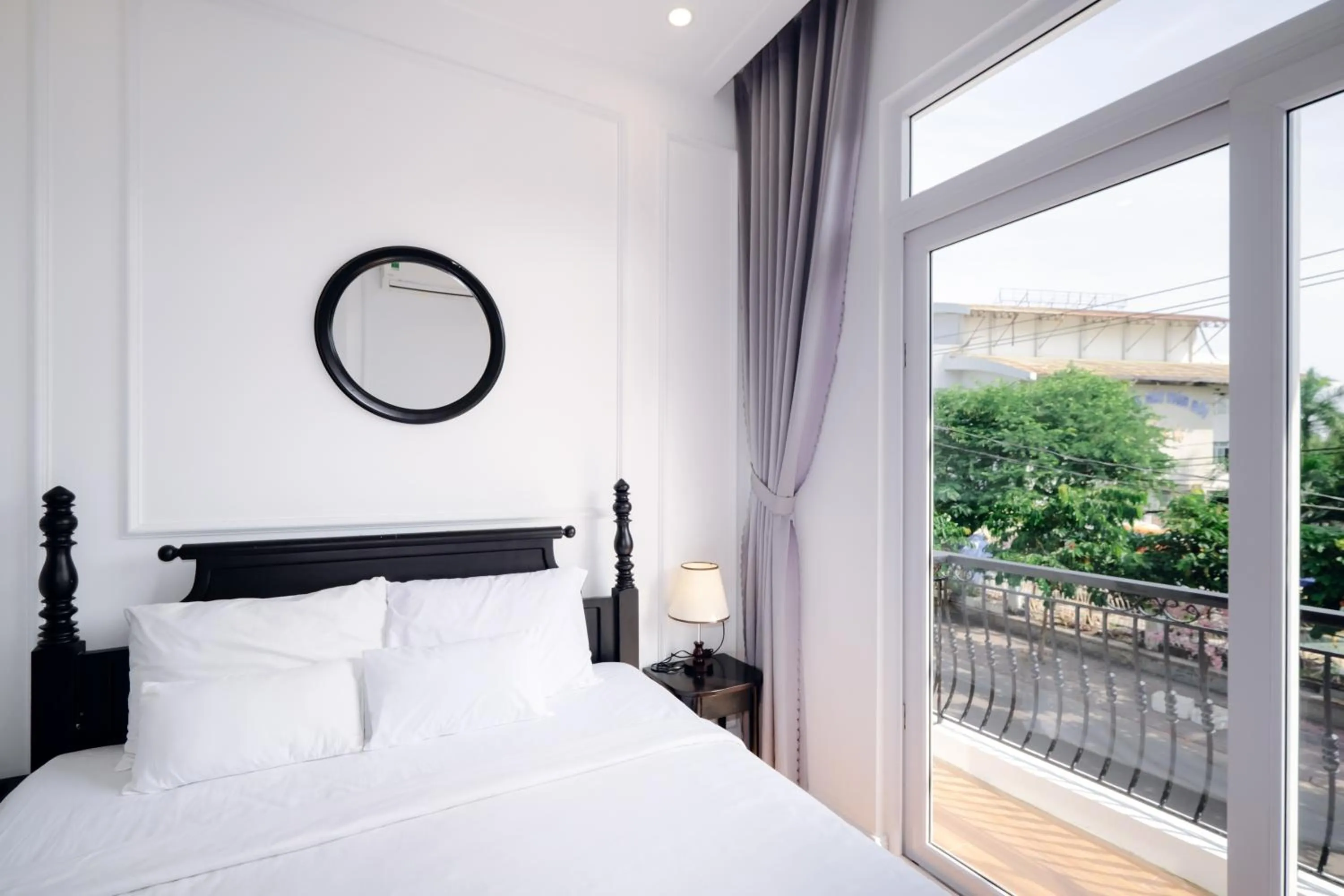 Balcony/Terrace, Bed in The Fancy House