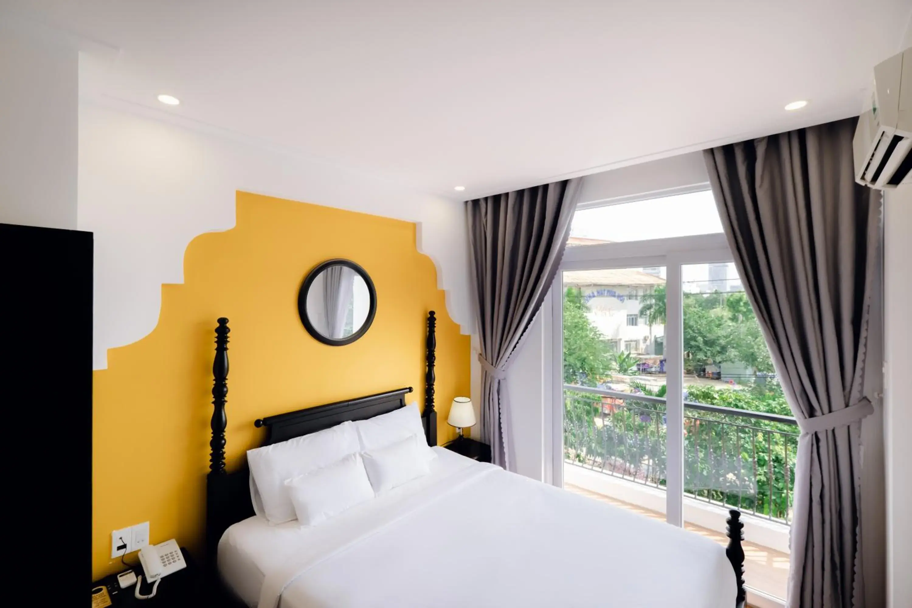 Deluxe Queen Room in The Fancy House Deluxe Queen Room in The Fancy House