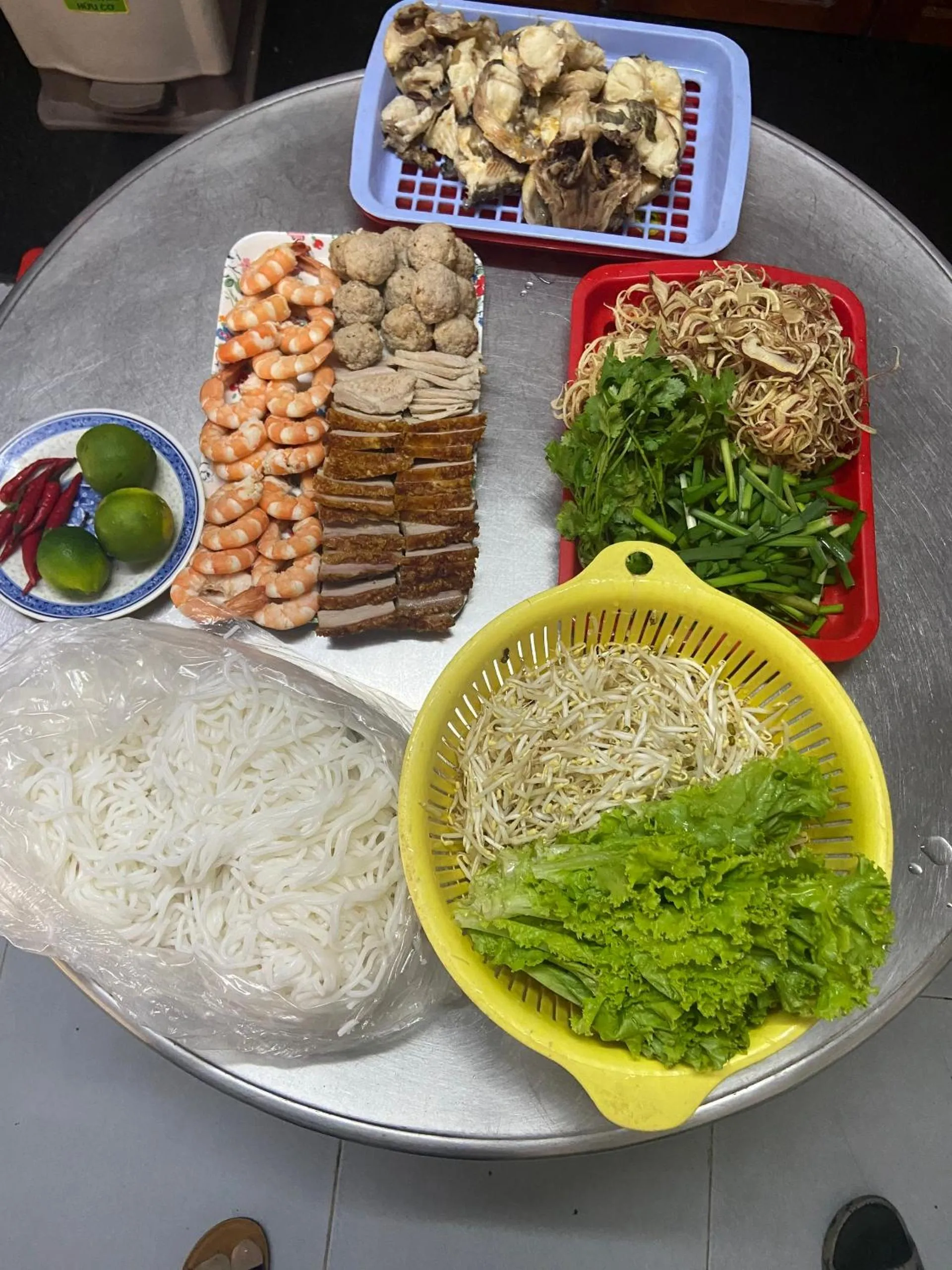 Food and drinks in Thai Dat Hotel