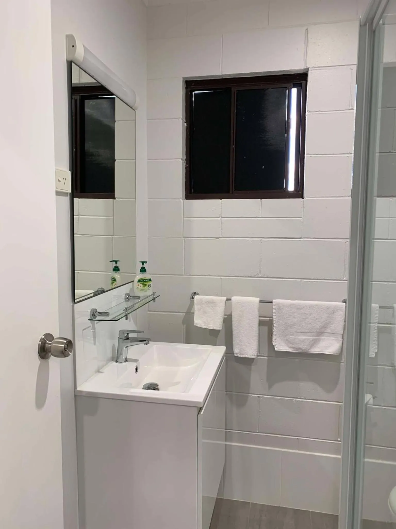 Bathroom in Mudgee Vineyard Motor Inn