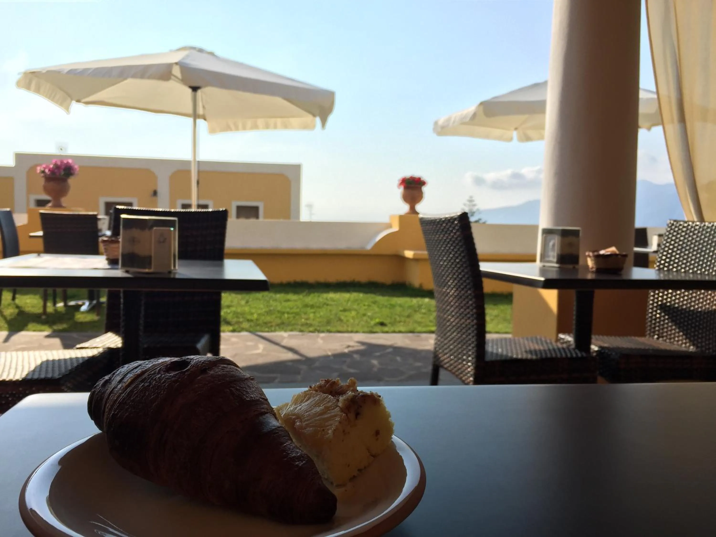 Breakfast in Hotel Arcangelo - Salina