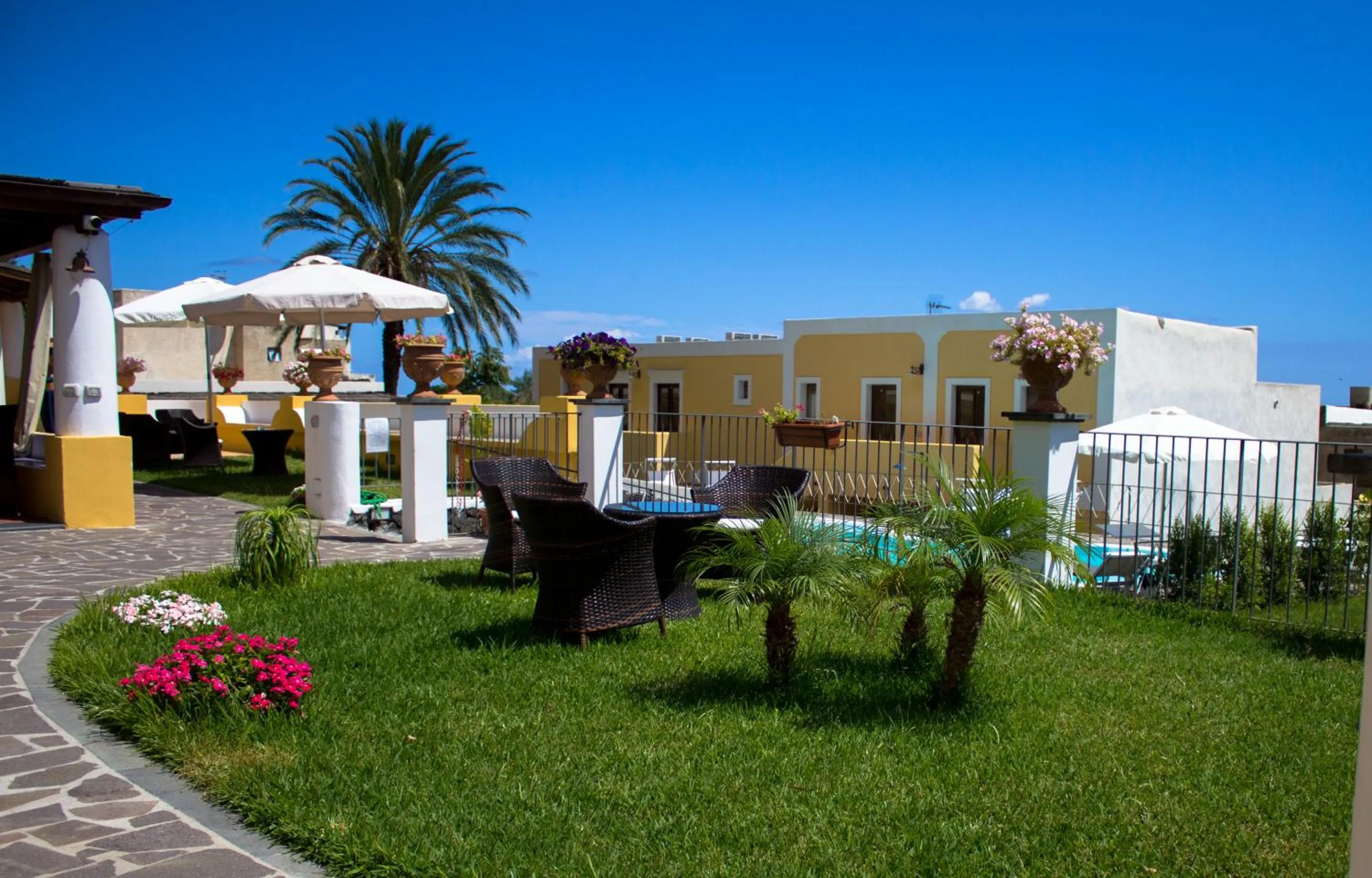 Facade/entrance in Hotel Arcangelo - Salina