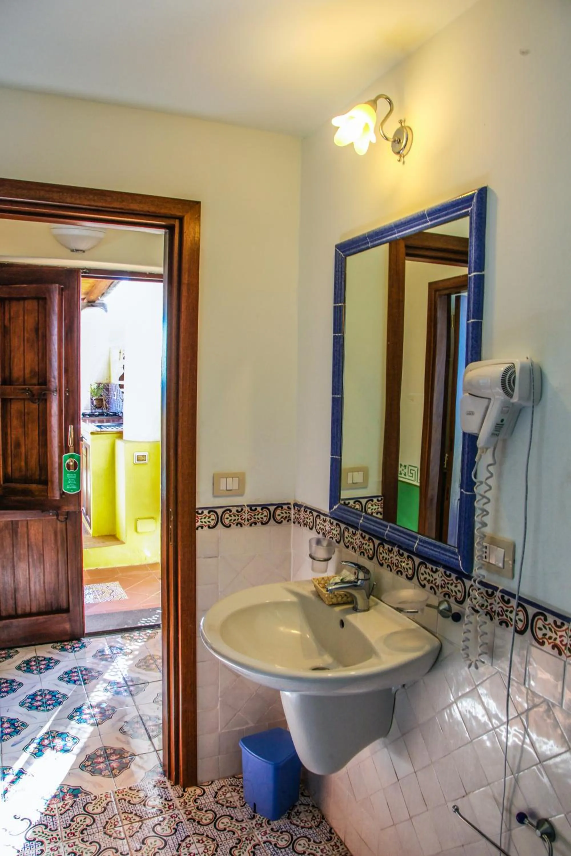 Bathroom in Hotel Arcangelo - Salina