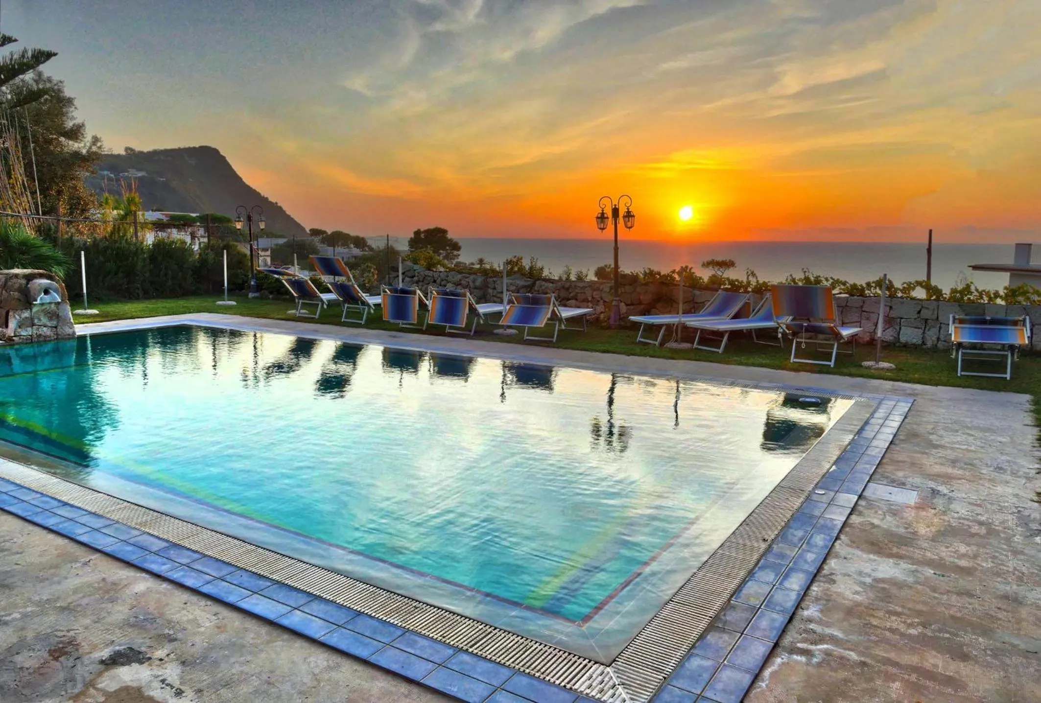 Swimming pool in Hotel Villa Cimmentorosso
