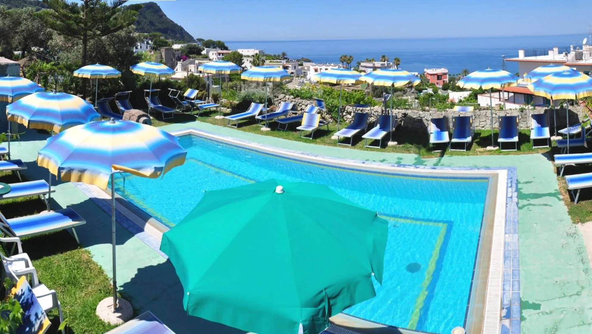 Swimming pool in Hotel Villa Cimmentorosso