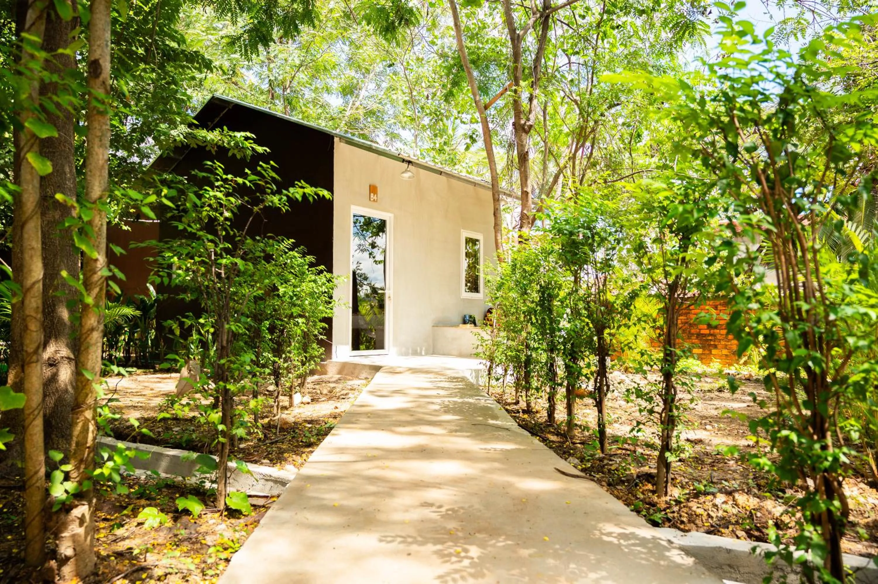 Facade/entrance in River Nest Hostel