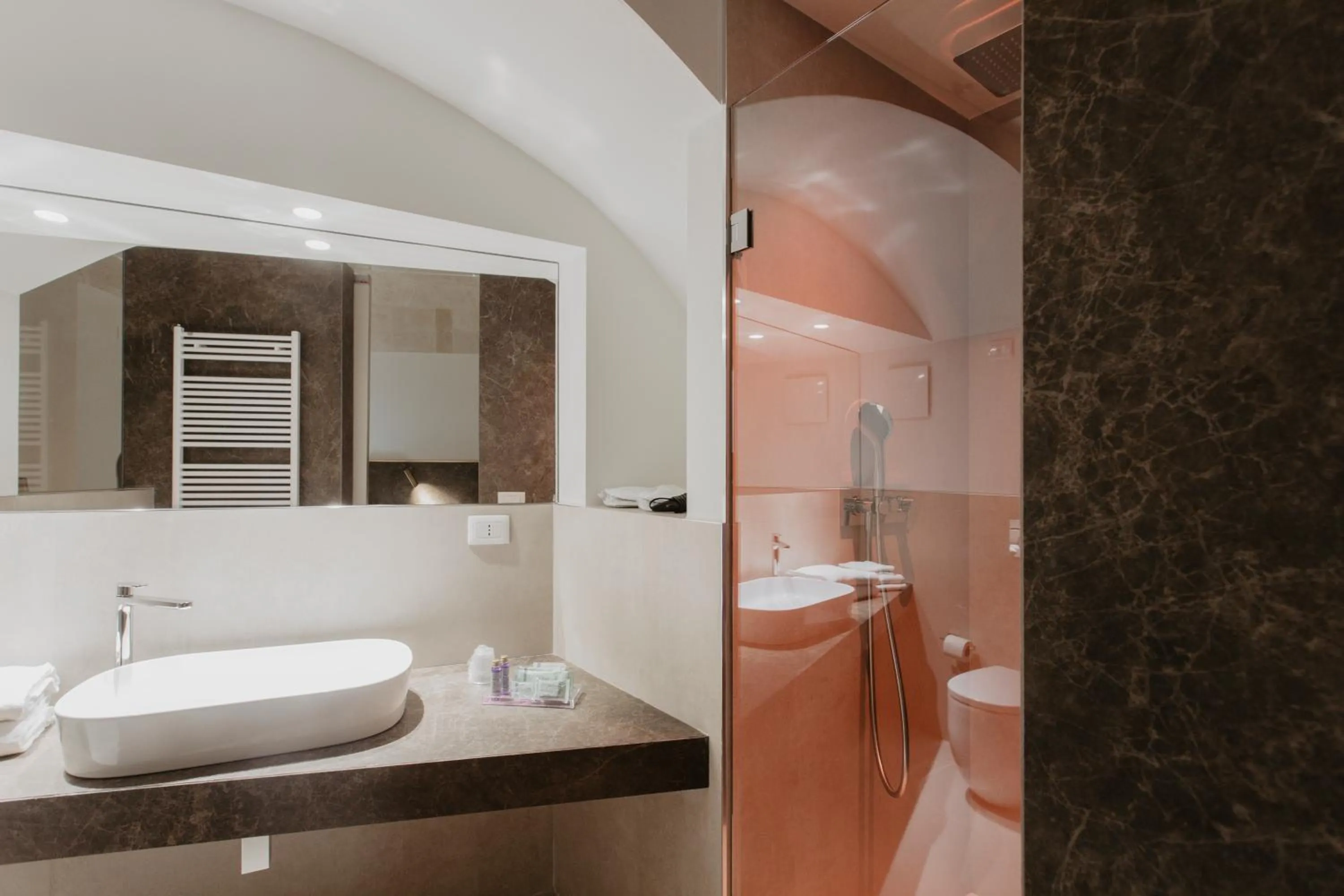 Shower in Euvodia Luxury Rooms