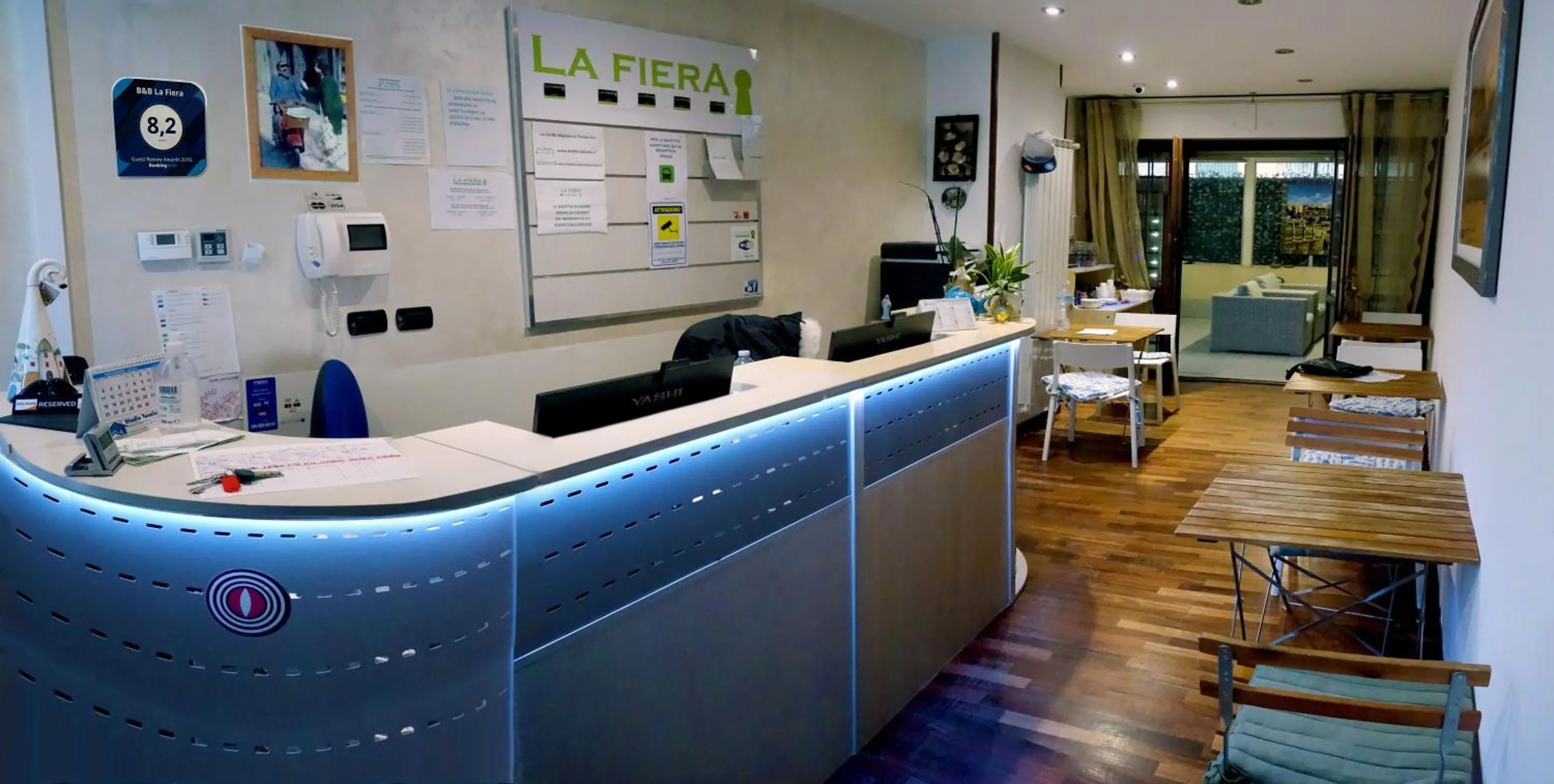Lobby or reception in La Fiera GuestHouse
