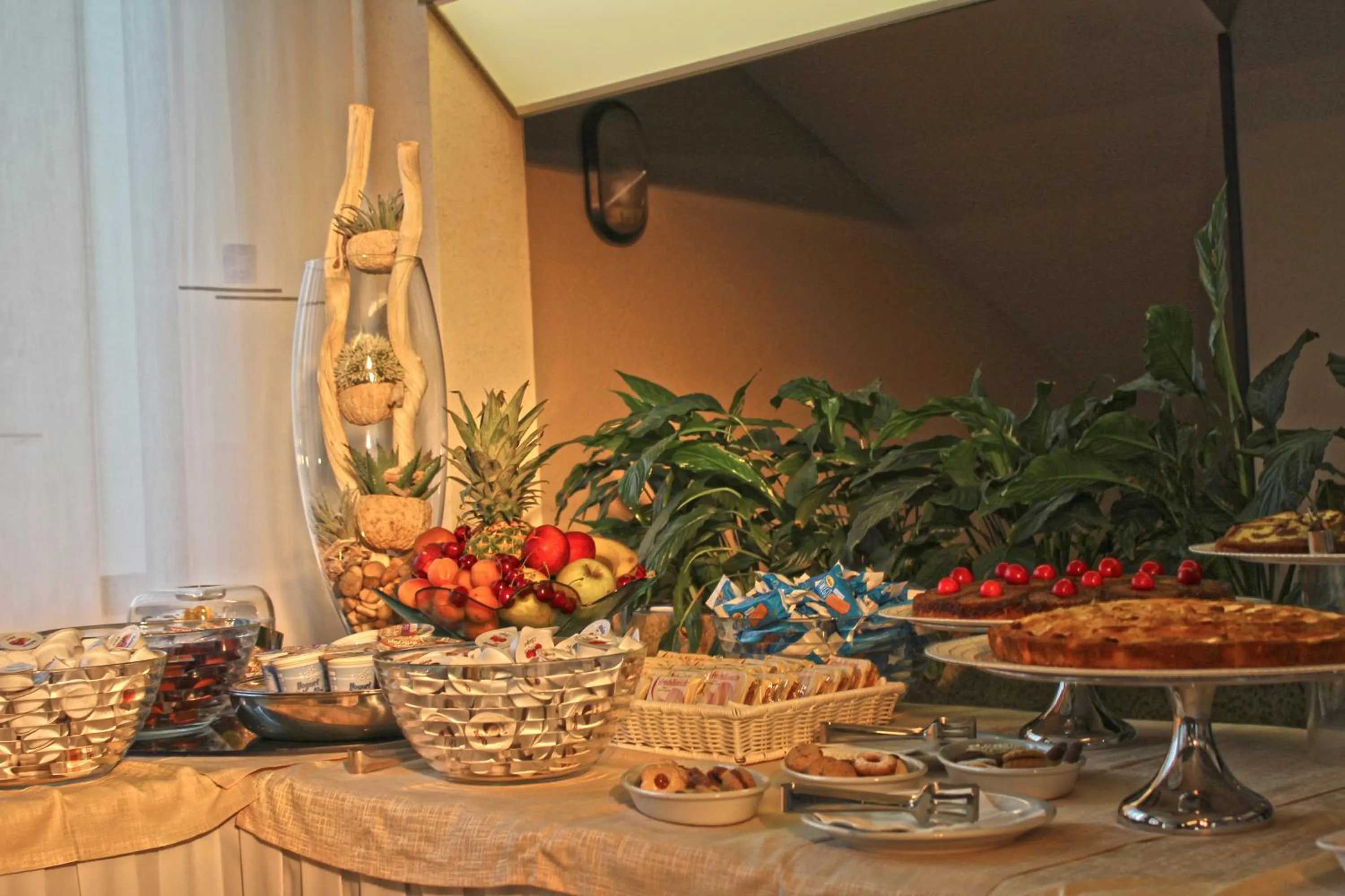 Restaurant/places to eat in Park Hotel