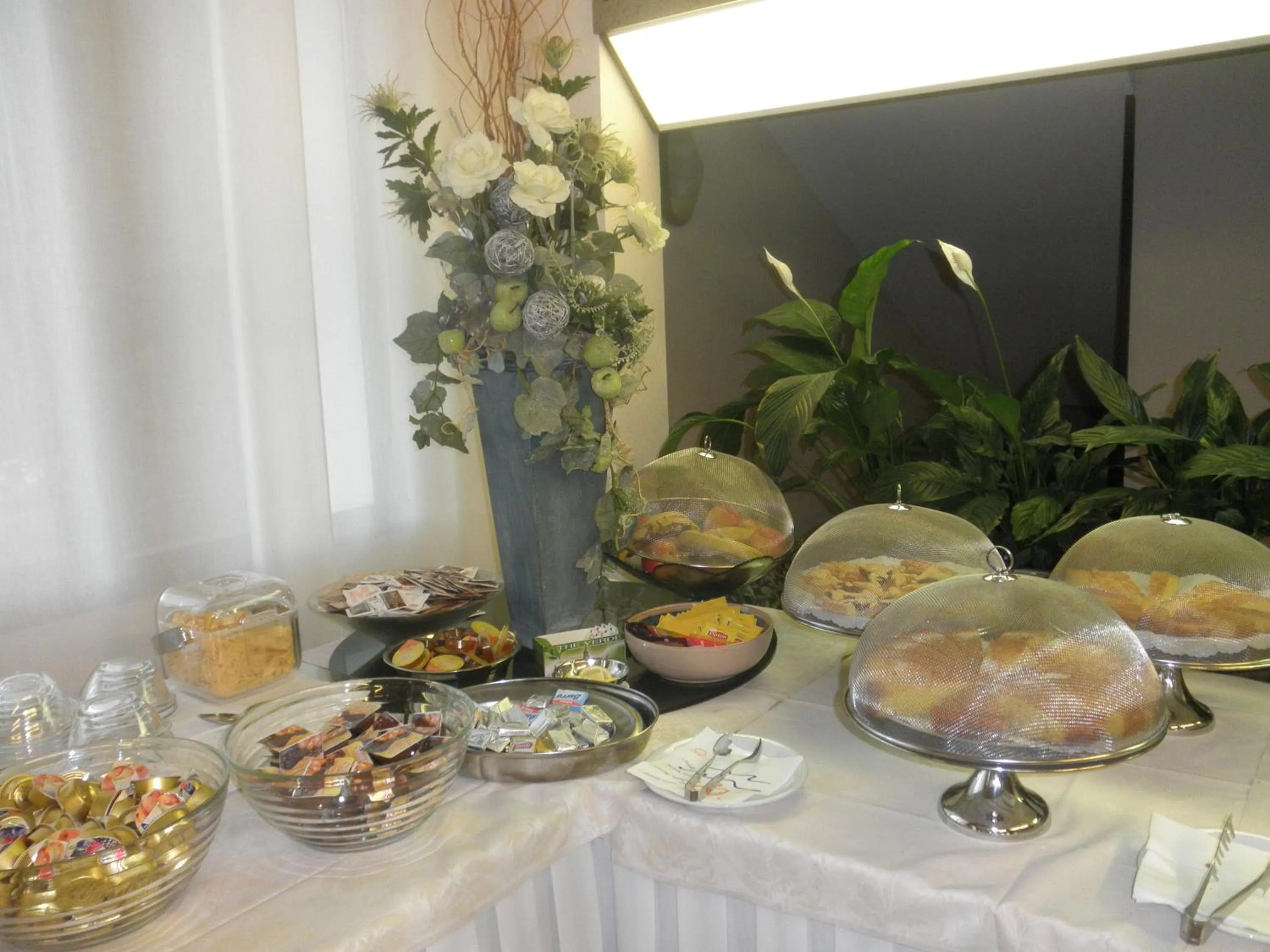 Restaurant/places to eat in Park Hotel