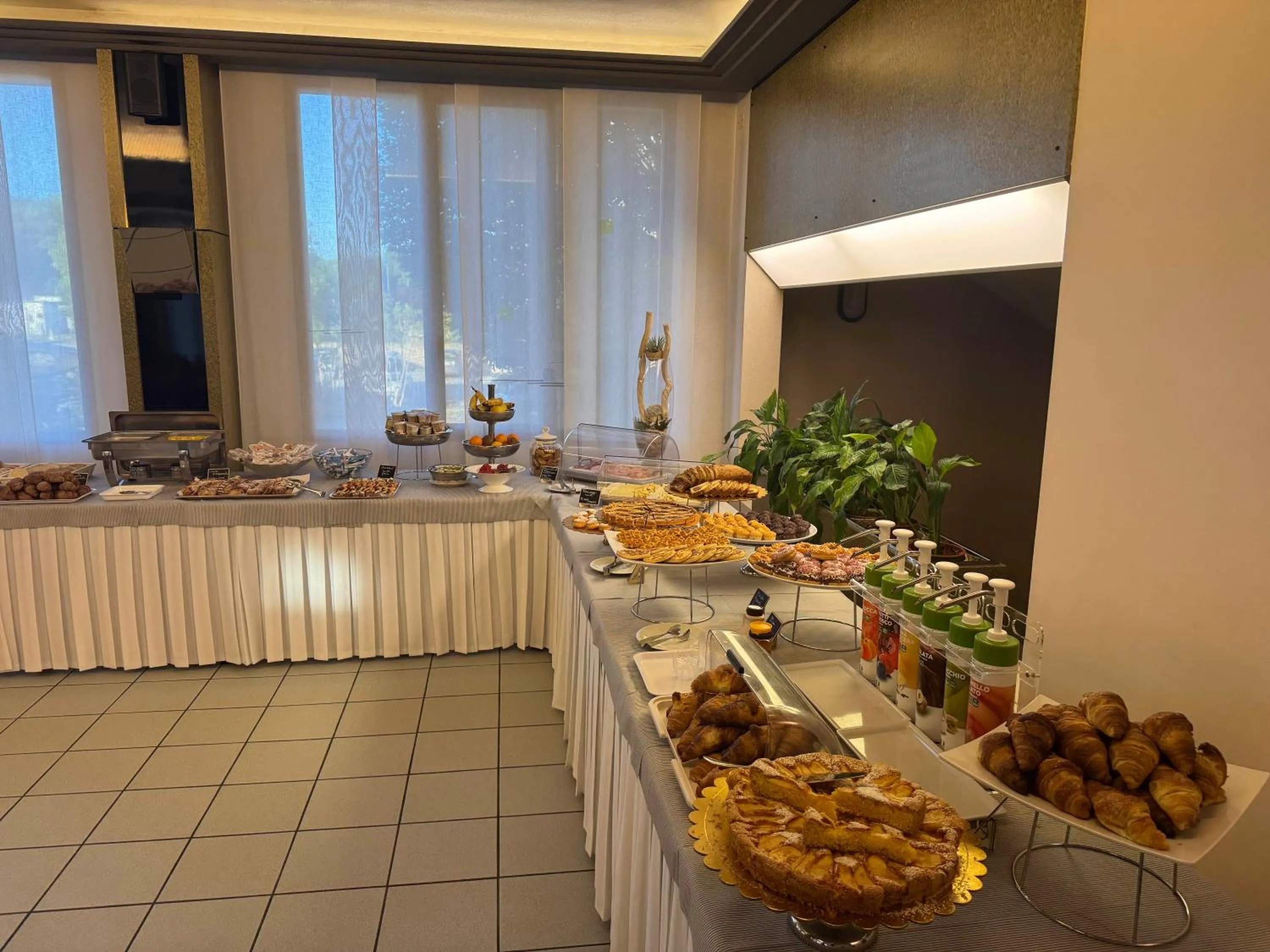 Buffet breakfast in Park Hotel