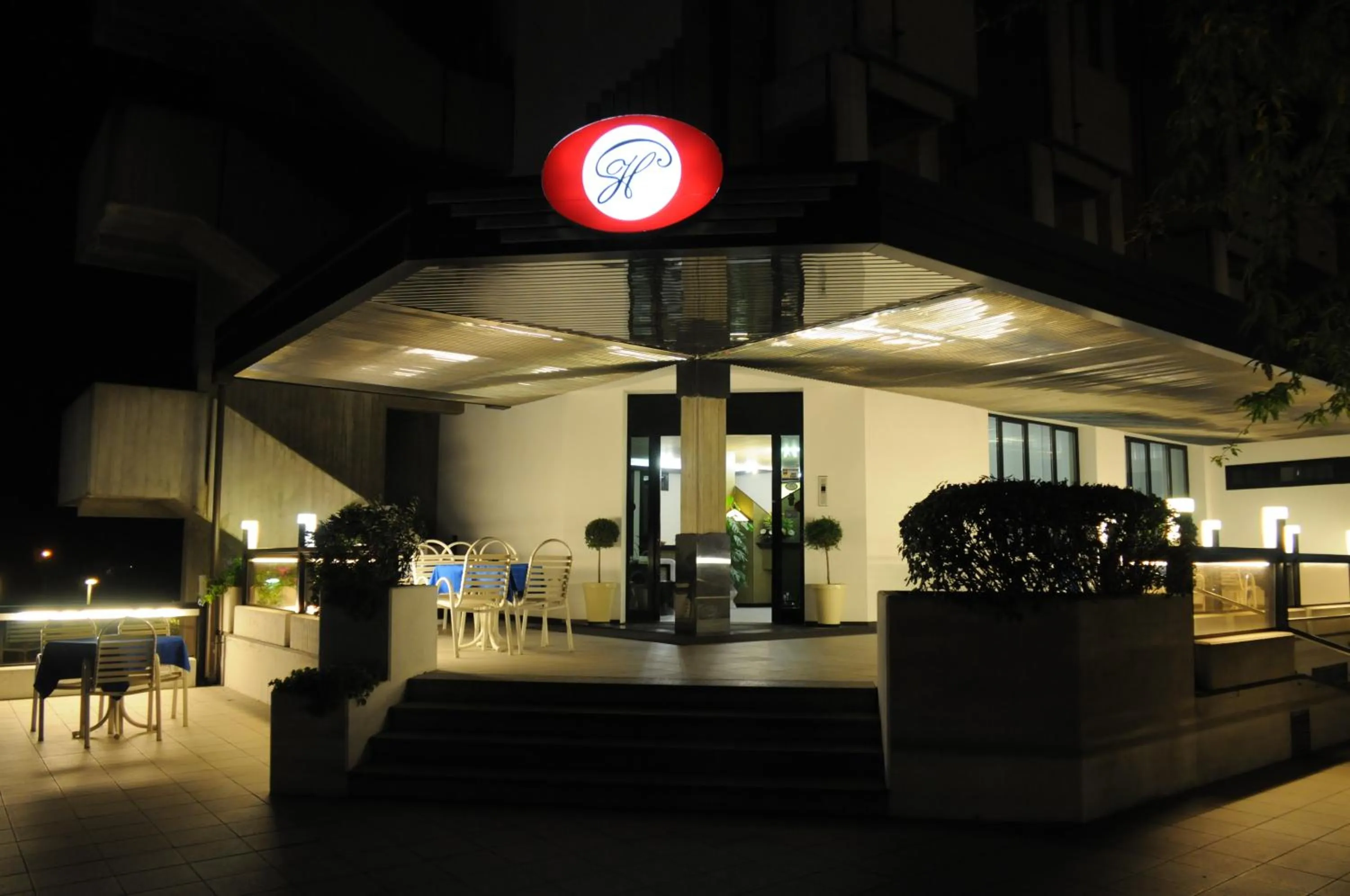 Facade/entrance in Park Hotel