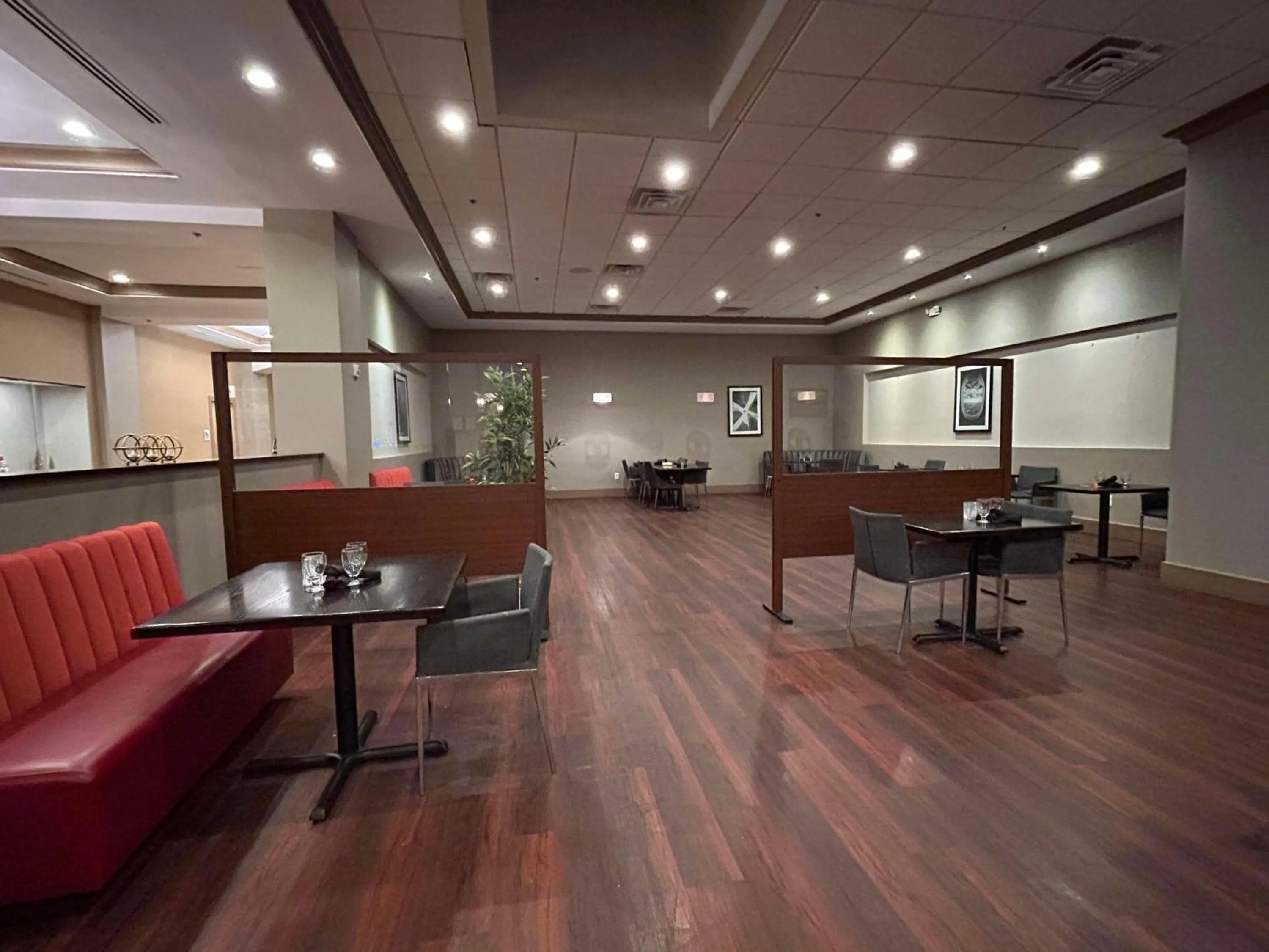 Breakfast in Skyline Hotel Detroit Airport, SureStay Collection by Best Western