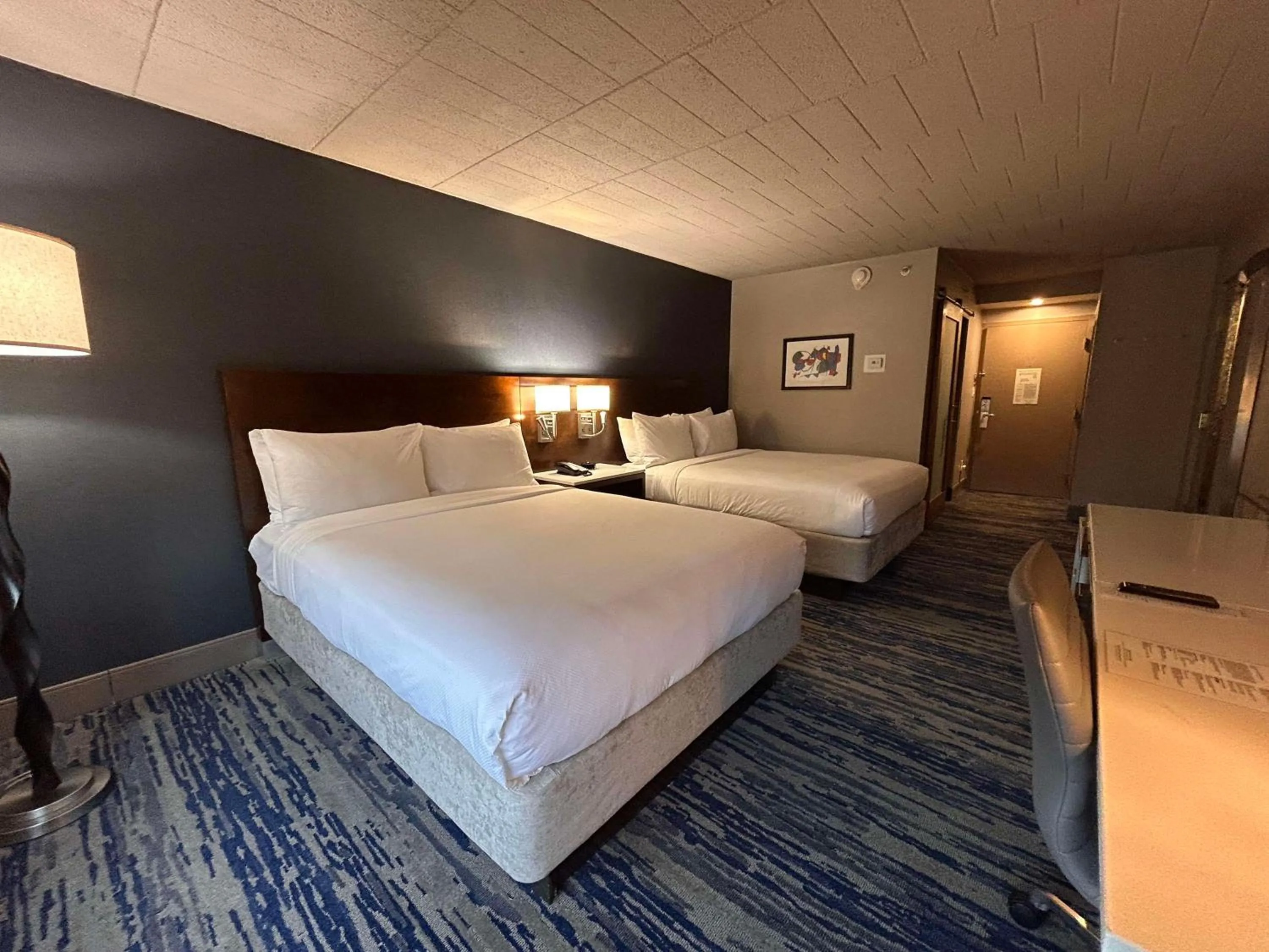 Bedroom, Bed in Skyline Hotel Detroit Airport, SureStay Collection by Best Western