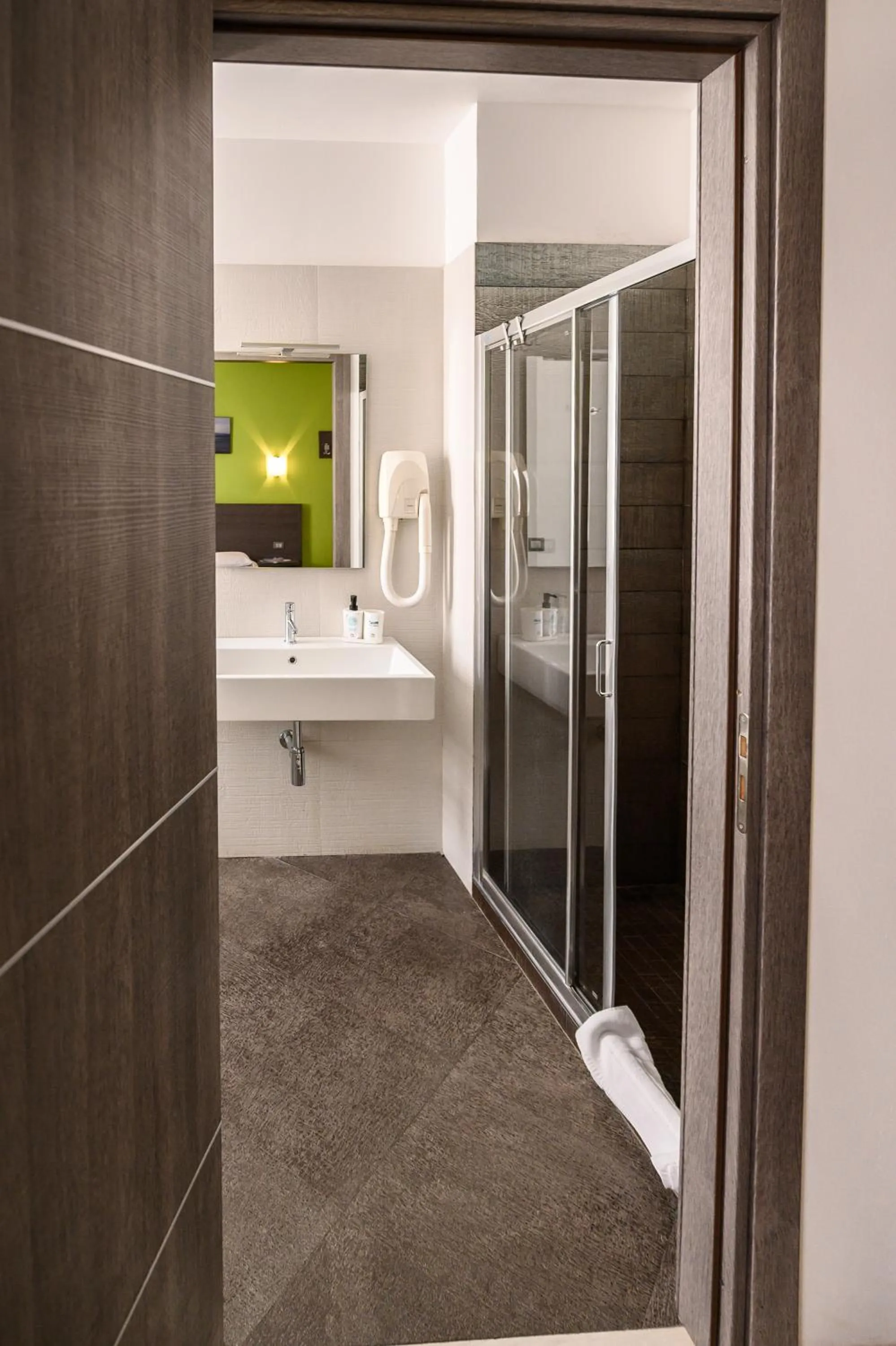 Shower in Hotel Rainbow Resort