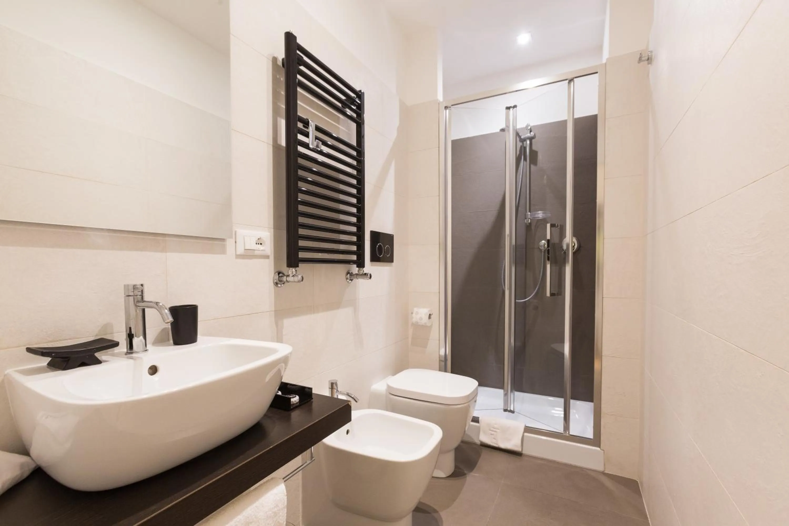 Shower in Residenza Alexander Guest House