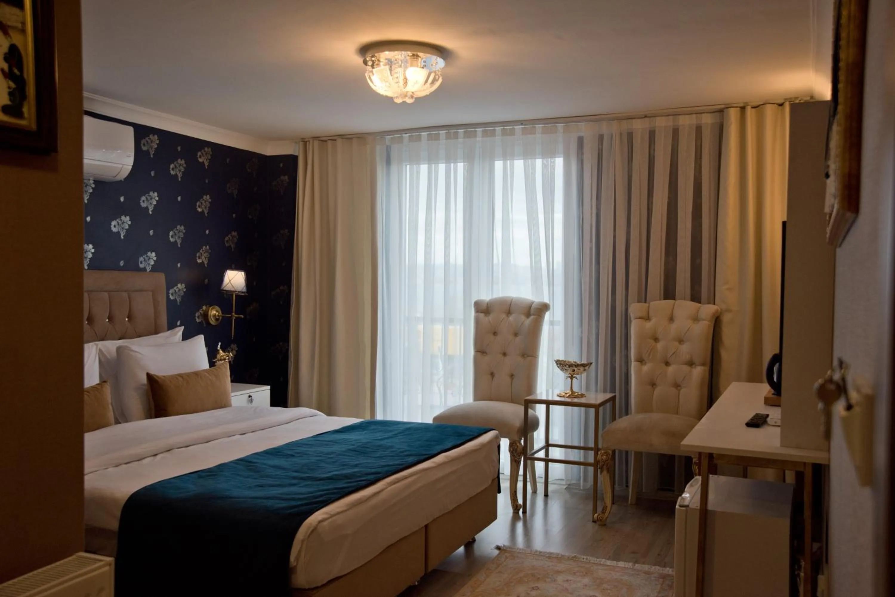 Photo of the whole room in Hotel Mevlana Bazaar