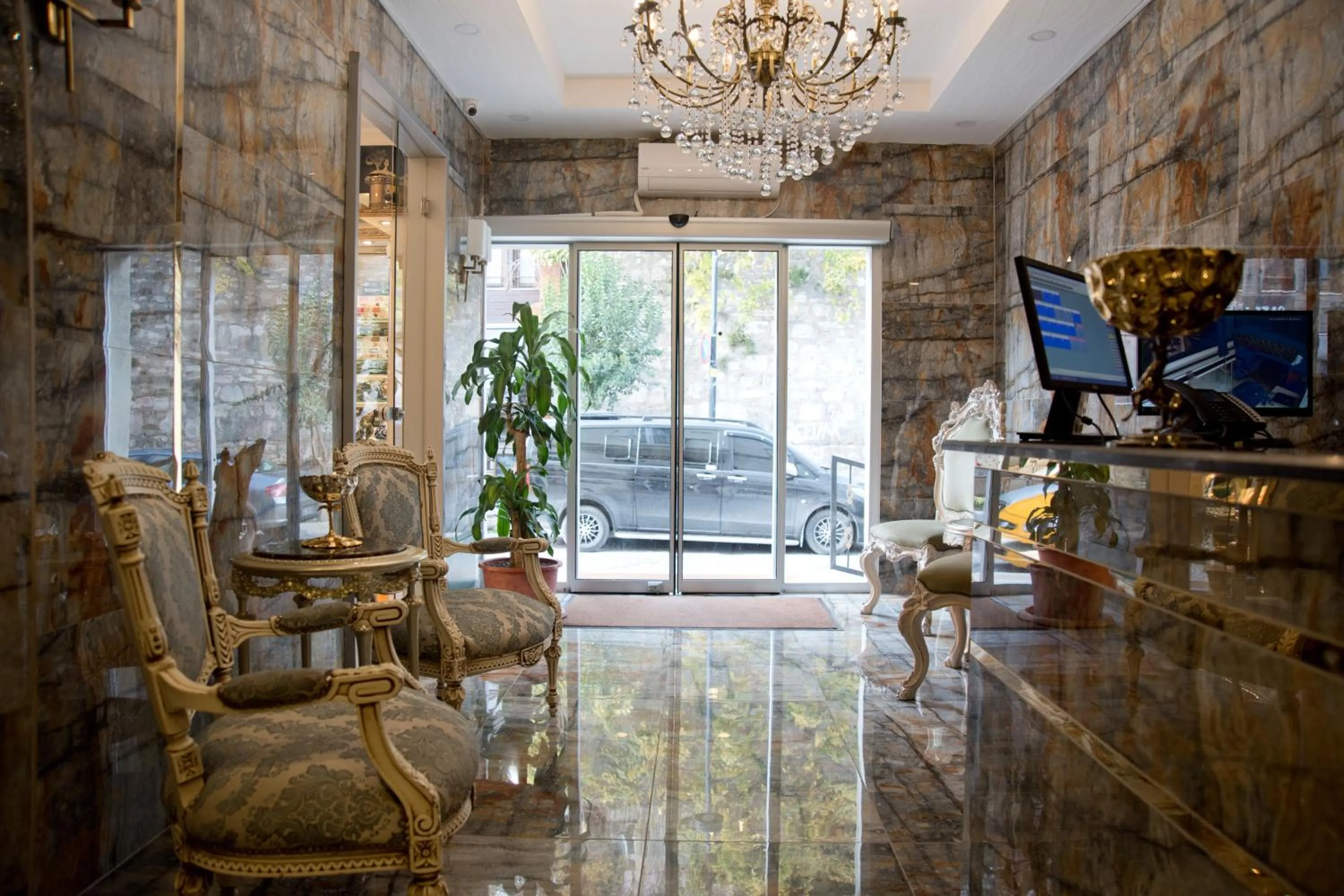 Lobby or reception in Hotel Mevlana Bazaar