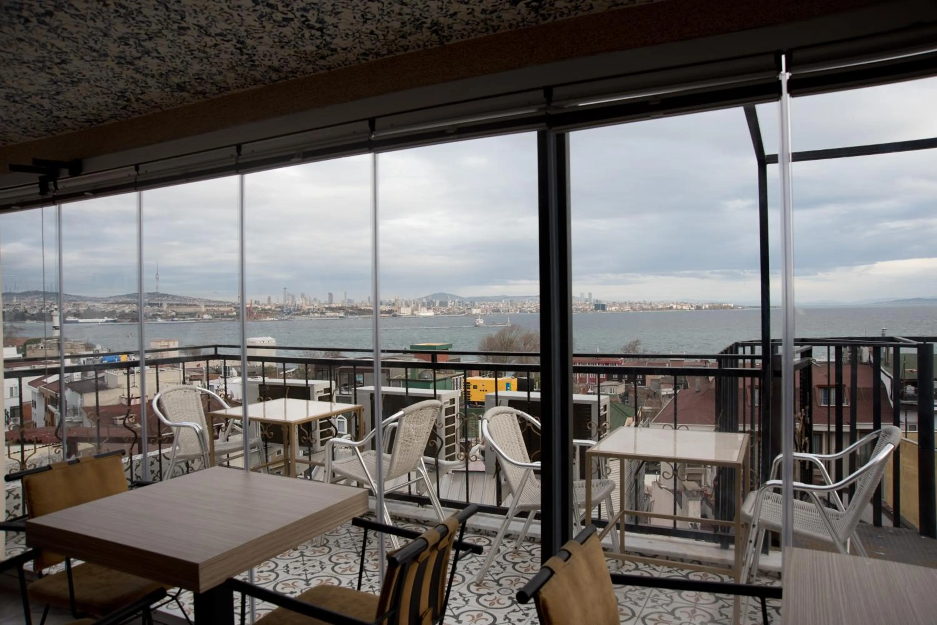 Restaurant/places to eat in Hotel Mevlana Bazaar