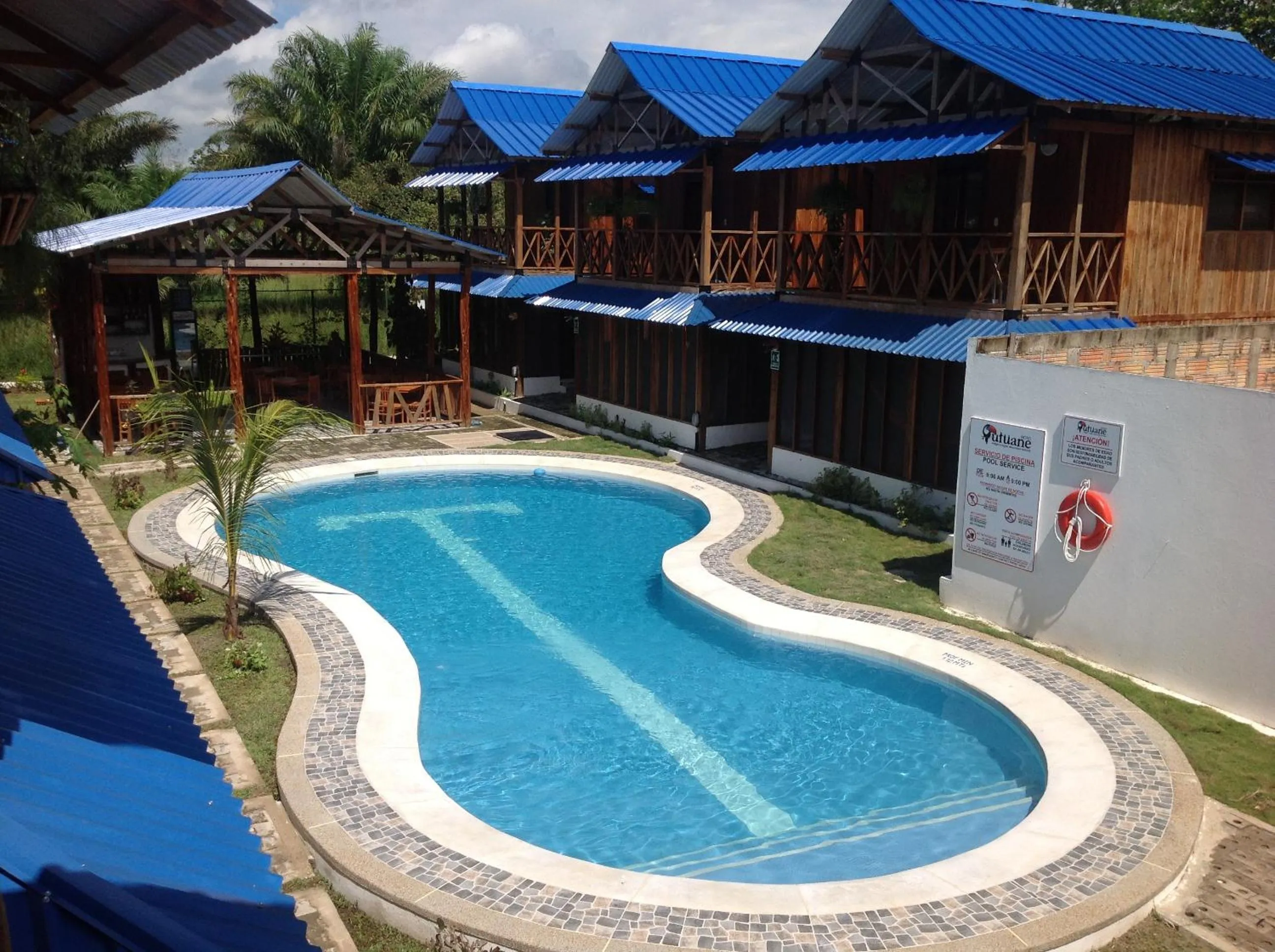 Swimming pool in Hotel Utüane