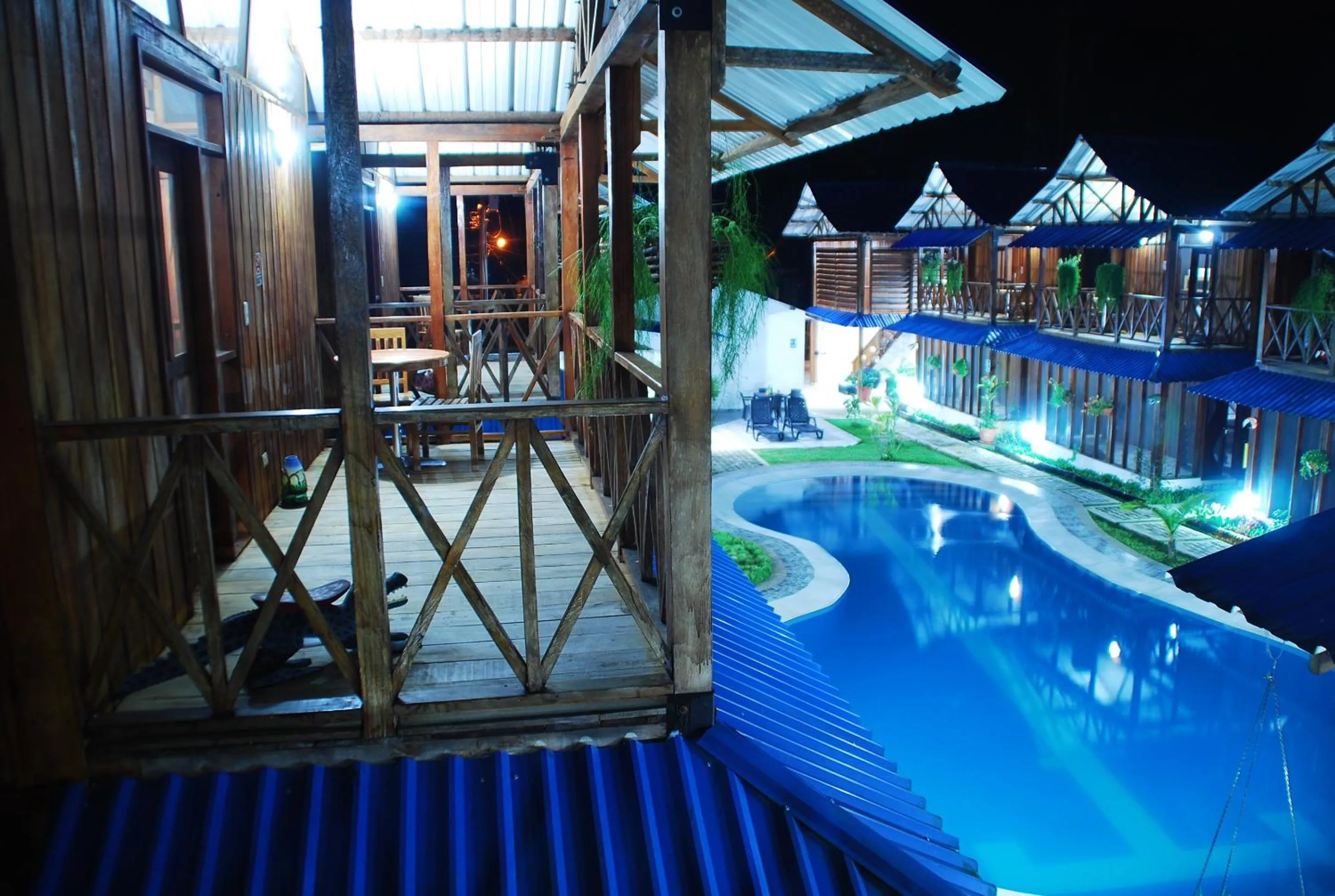 Swimming pool in Hotel Utüane