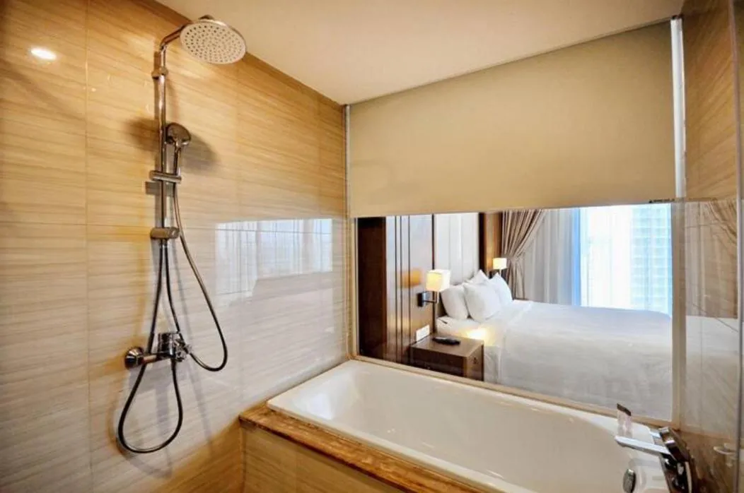 Shower, Bed in Holi Panorama Condotel