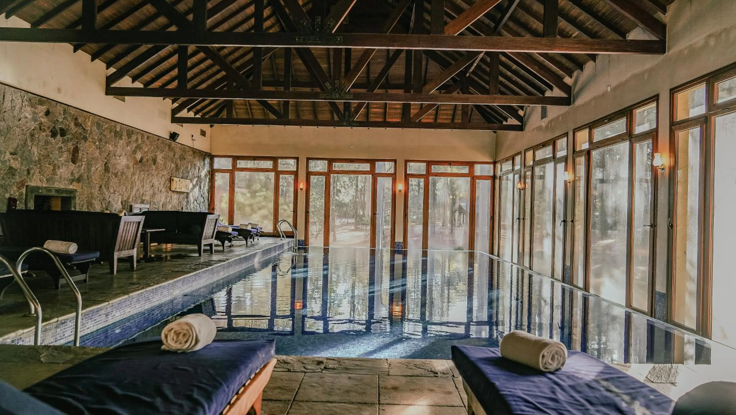 Swimming pool in Carmelo Resort & Spa