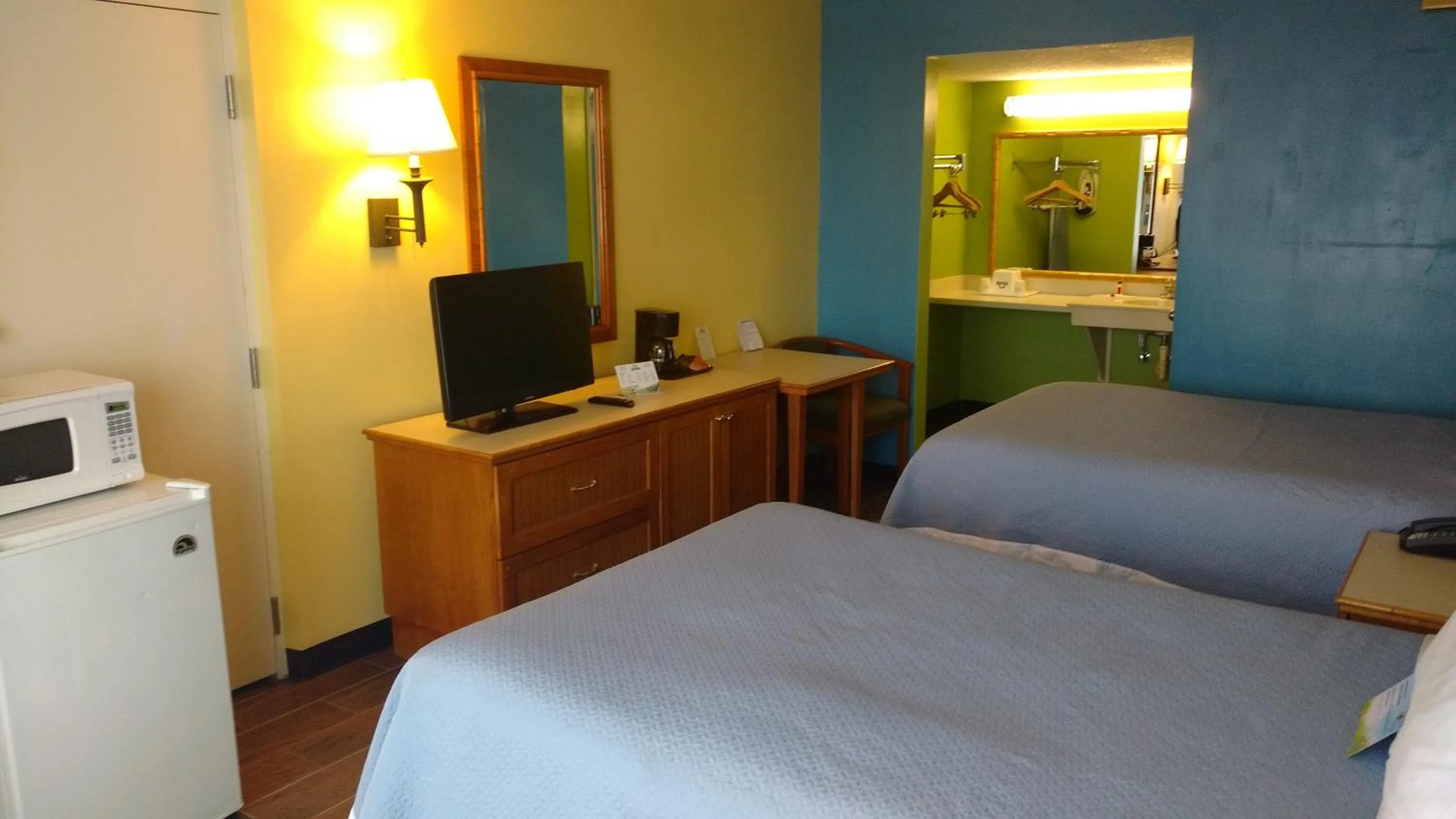 Suite with Two Double Beds and Pool View - Non-Smoking in Rodeway Inn Davenport-Champions Gate