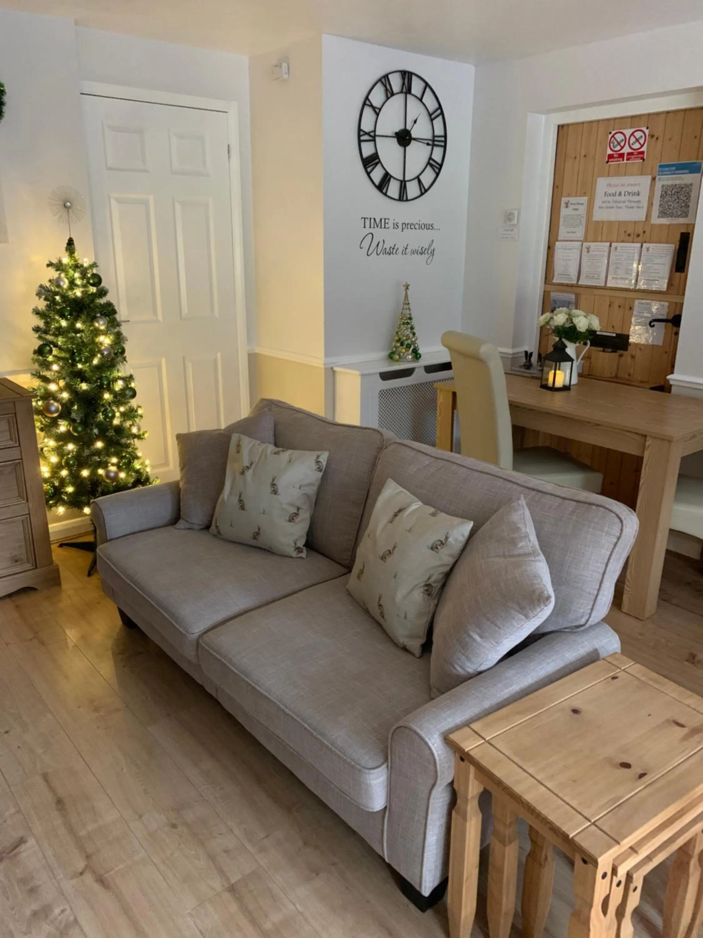 Decorative detail in Meerkat Manor