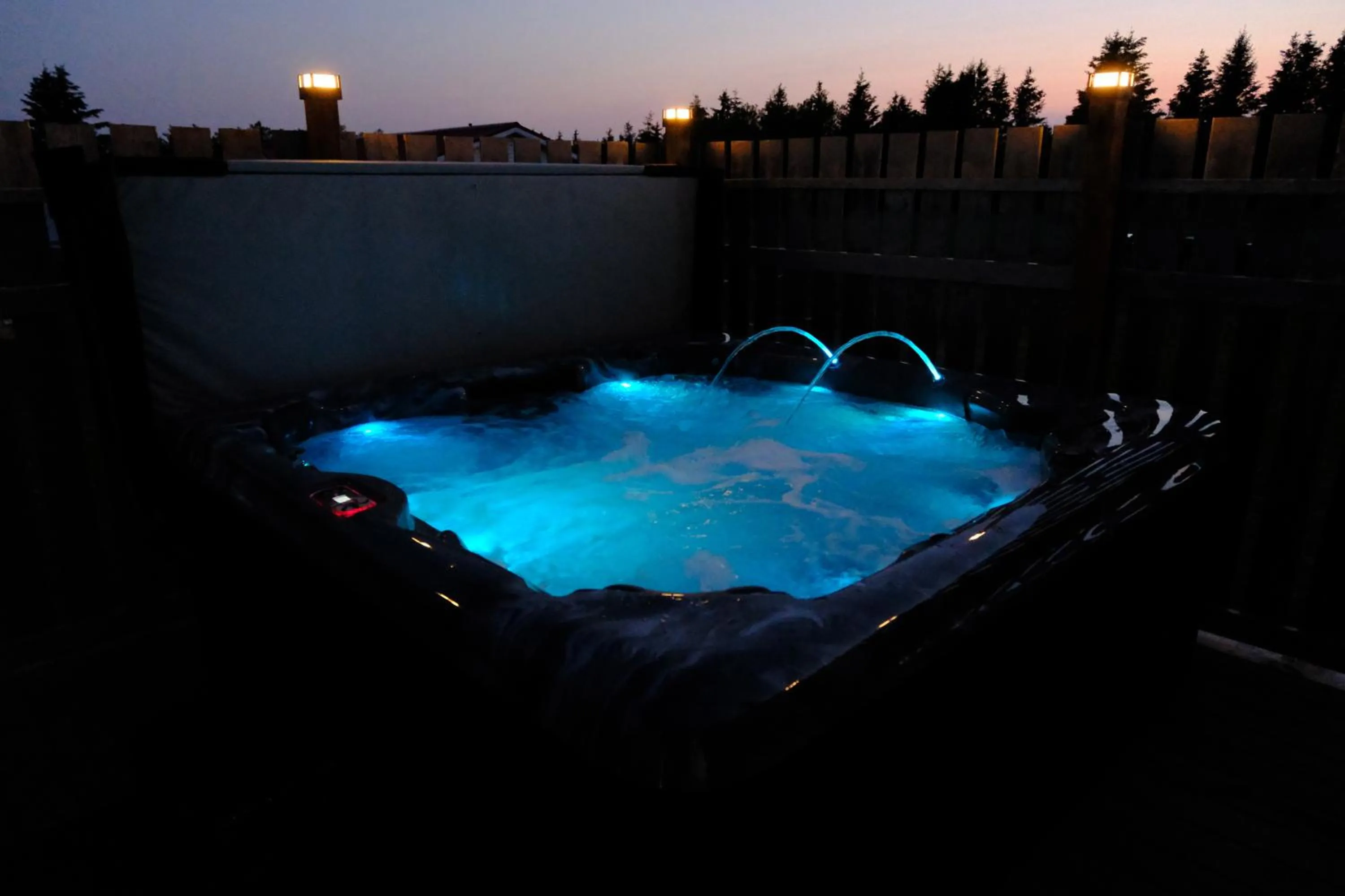 Hot Tub in Cavendish Lodge & Cottages
