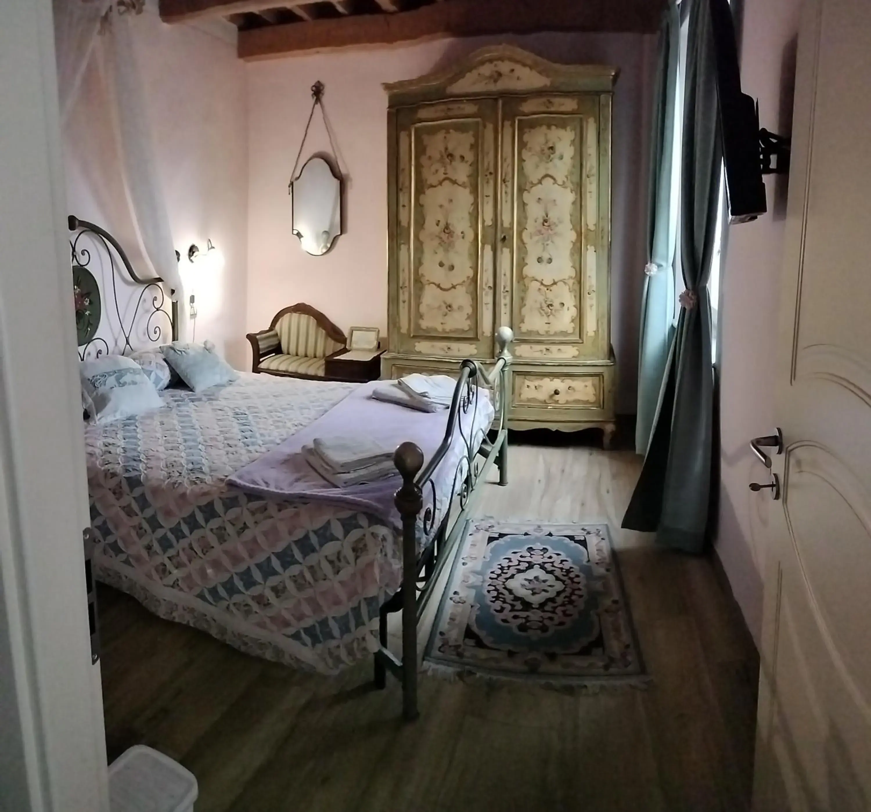 Small Double Room in B&B La Rosa Nel Verde Small Double Room in B&B La Rosa Nel Verde