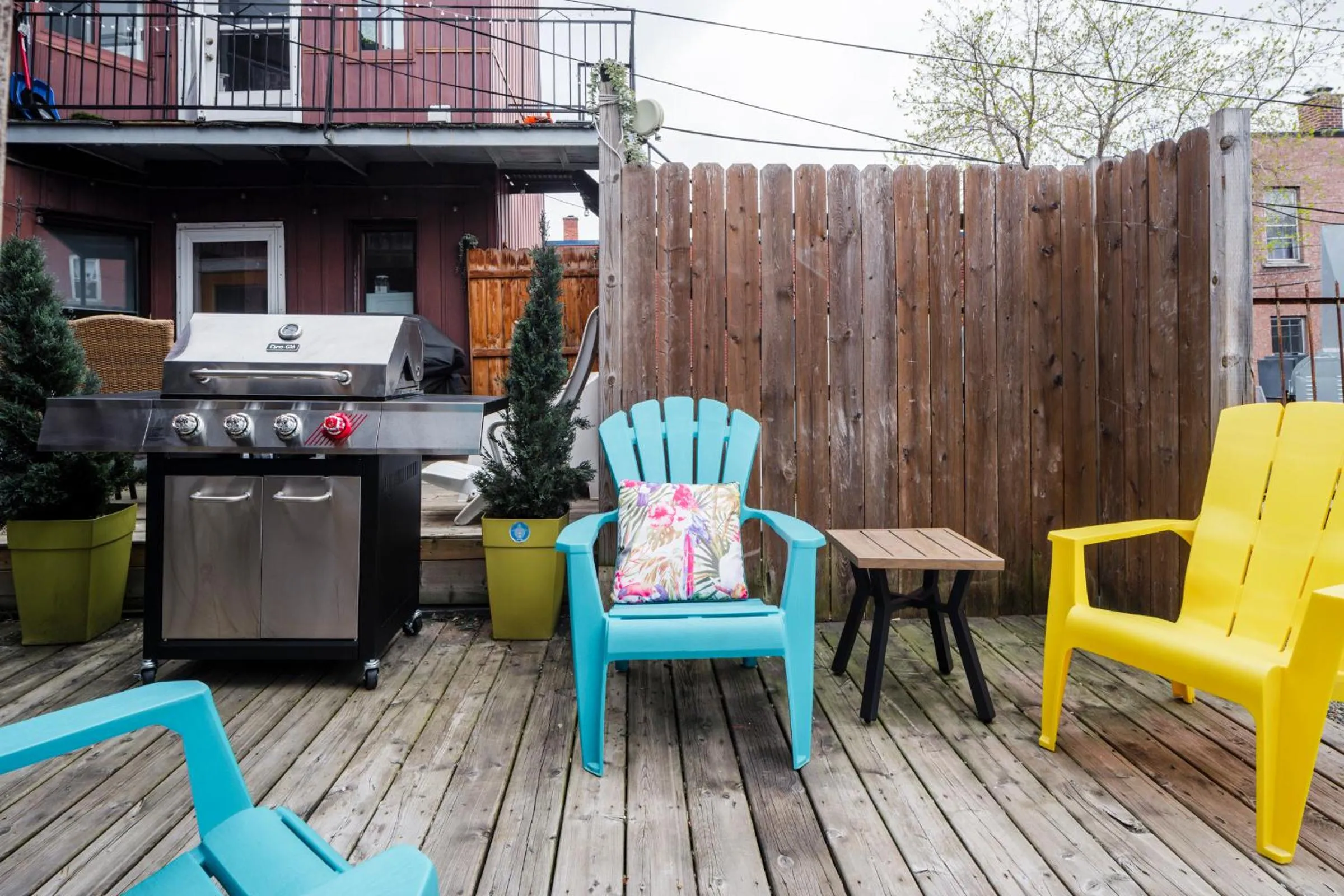 BBQ facilities in MtlVacationRentals - Appartements Plateau-Mont-Royal