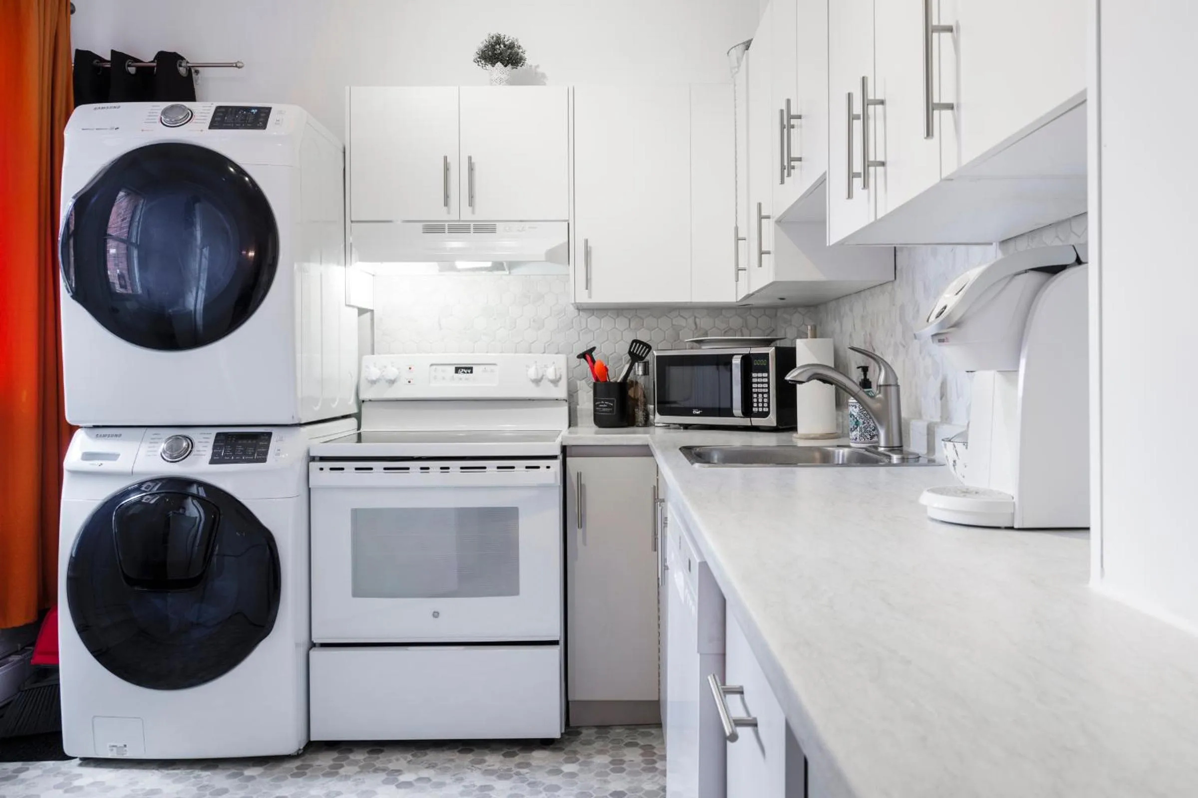 Coffee/tea facilities in MtlVacationRentals - Appartements Plateau-Mont-Royal