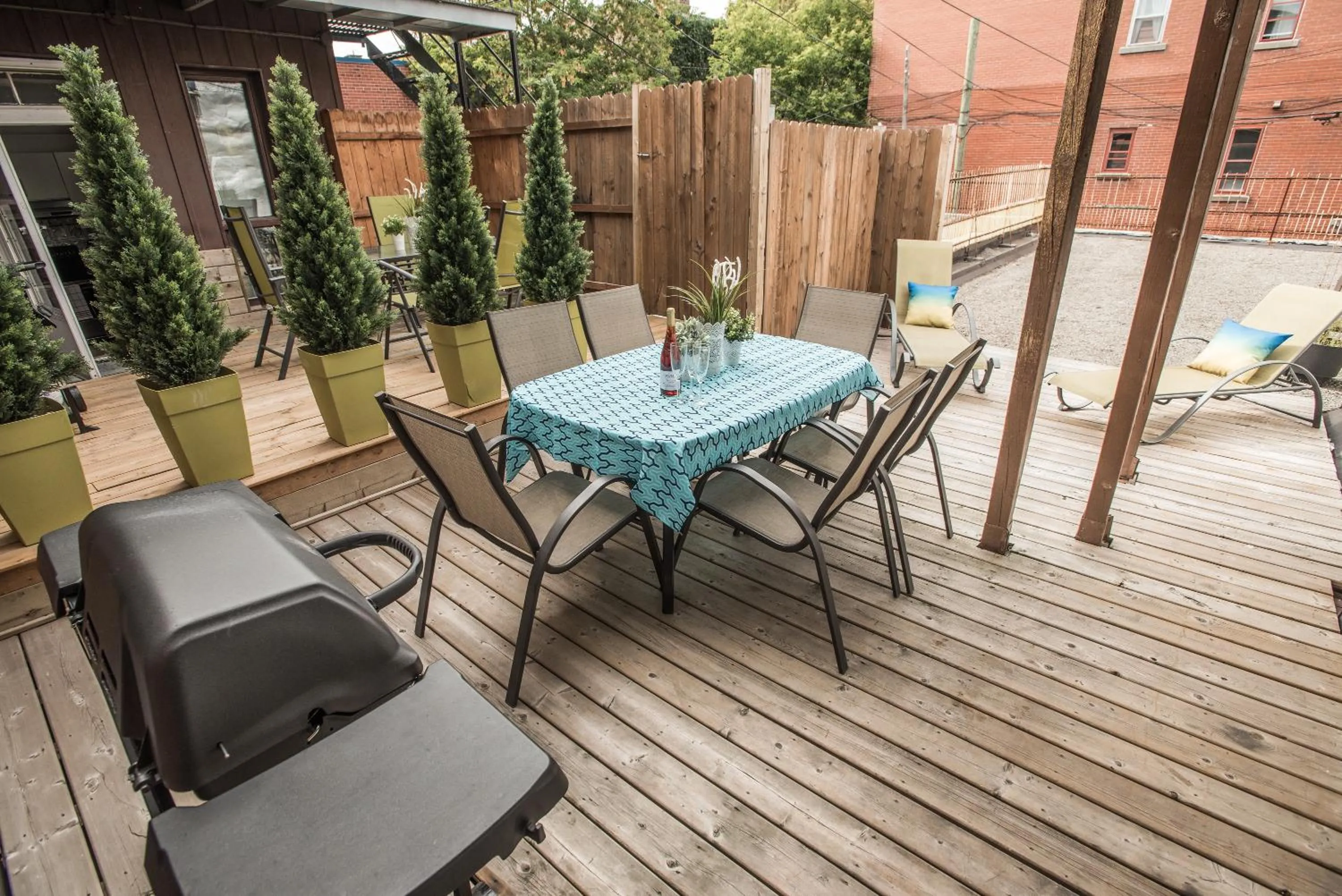 Patio in MtlVacationRentals - Appartements Plateau-Mont-Royal