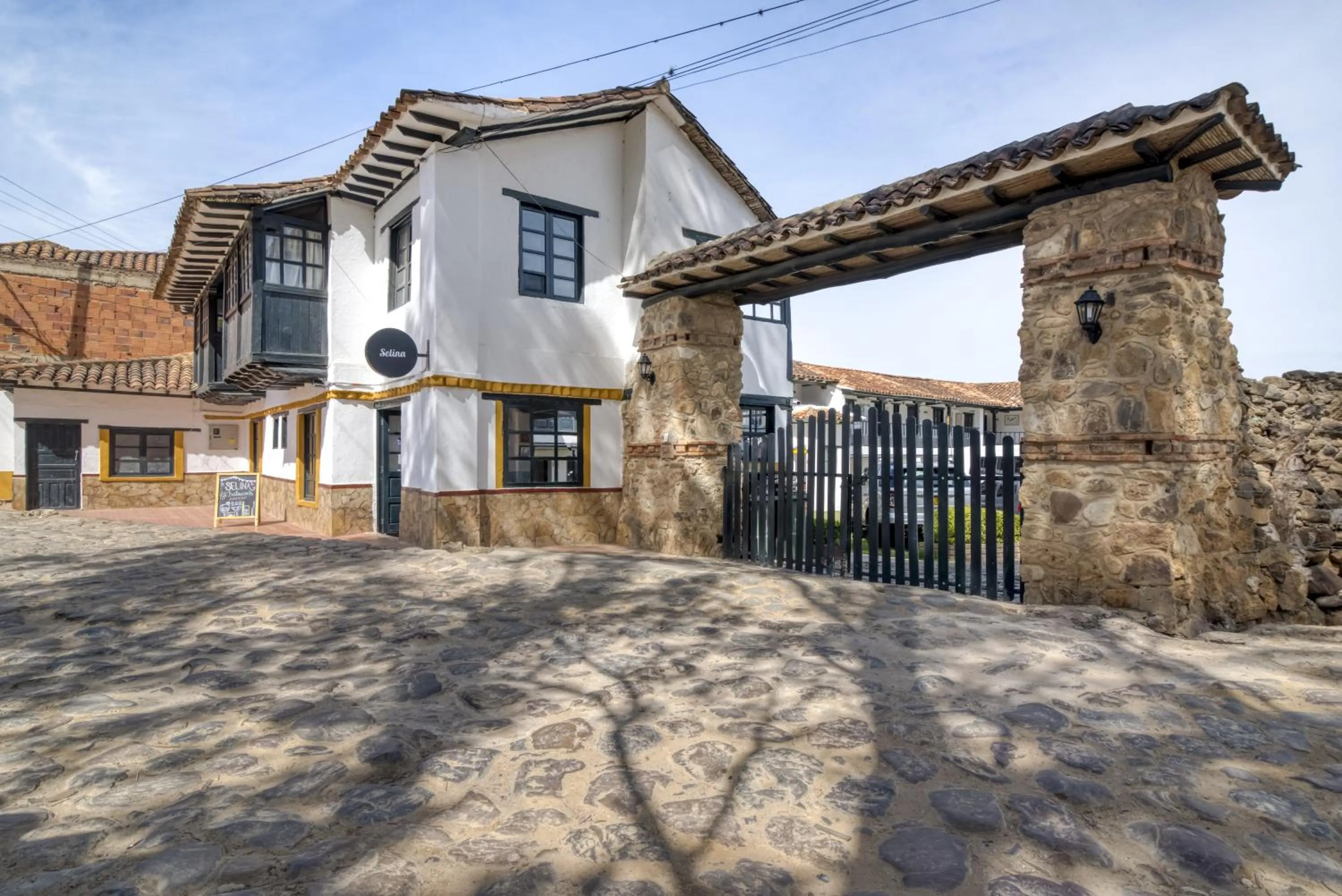 Property building in Hotel Aceitunos