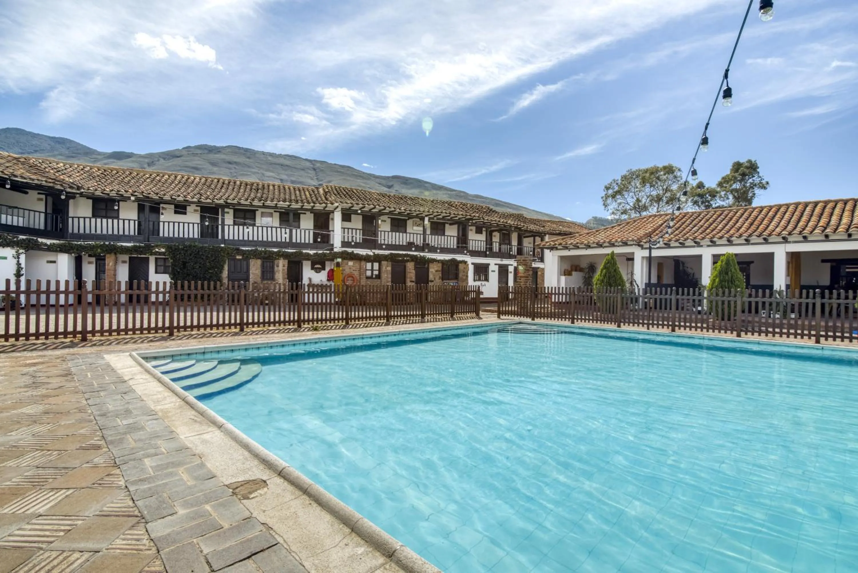 Swimming pool in Hotel Aceitunos