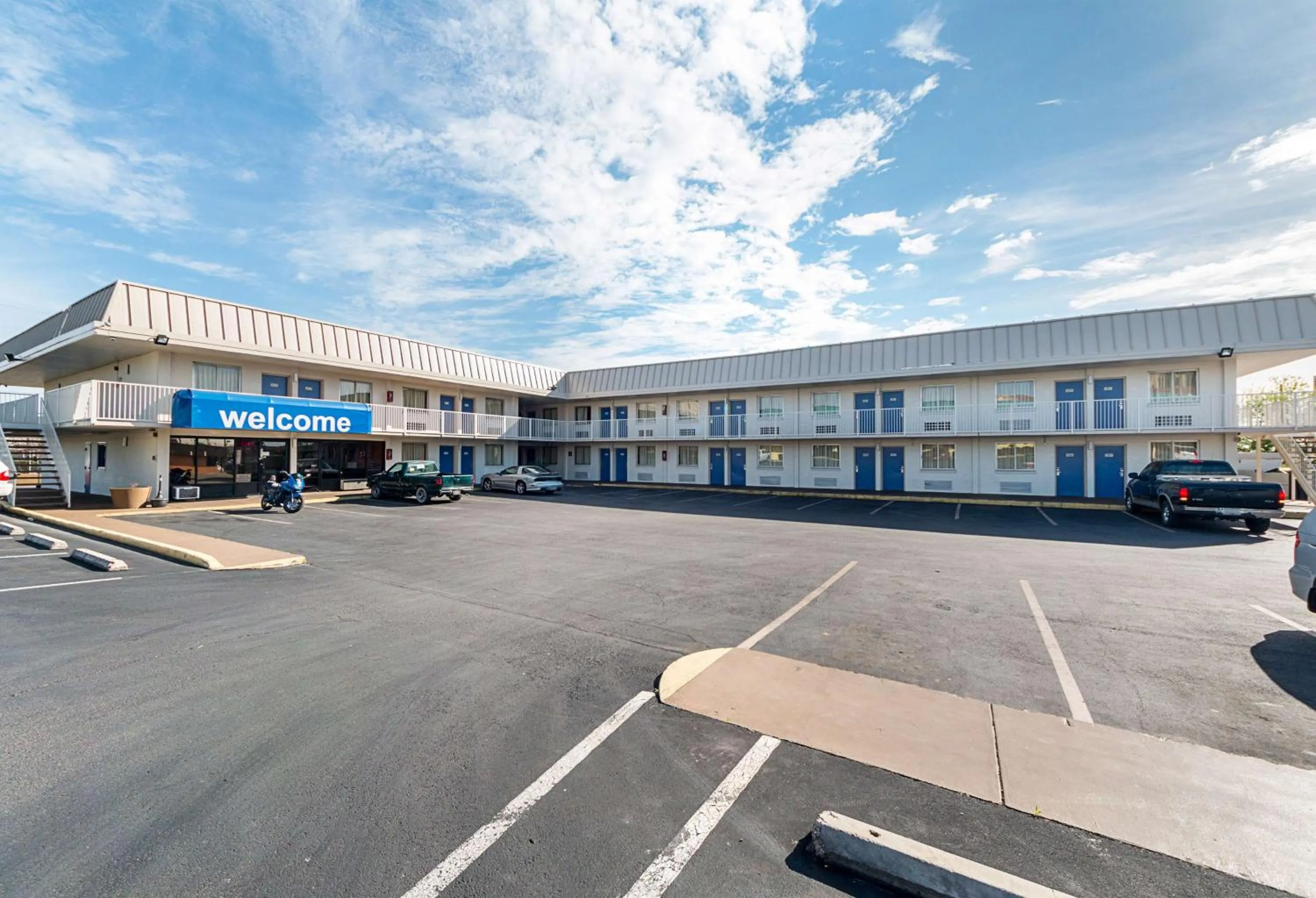 Property building in Motel 6 San Antonio TX I10 West